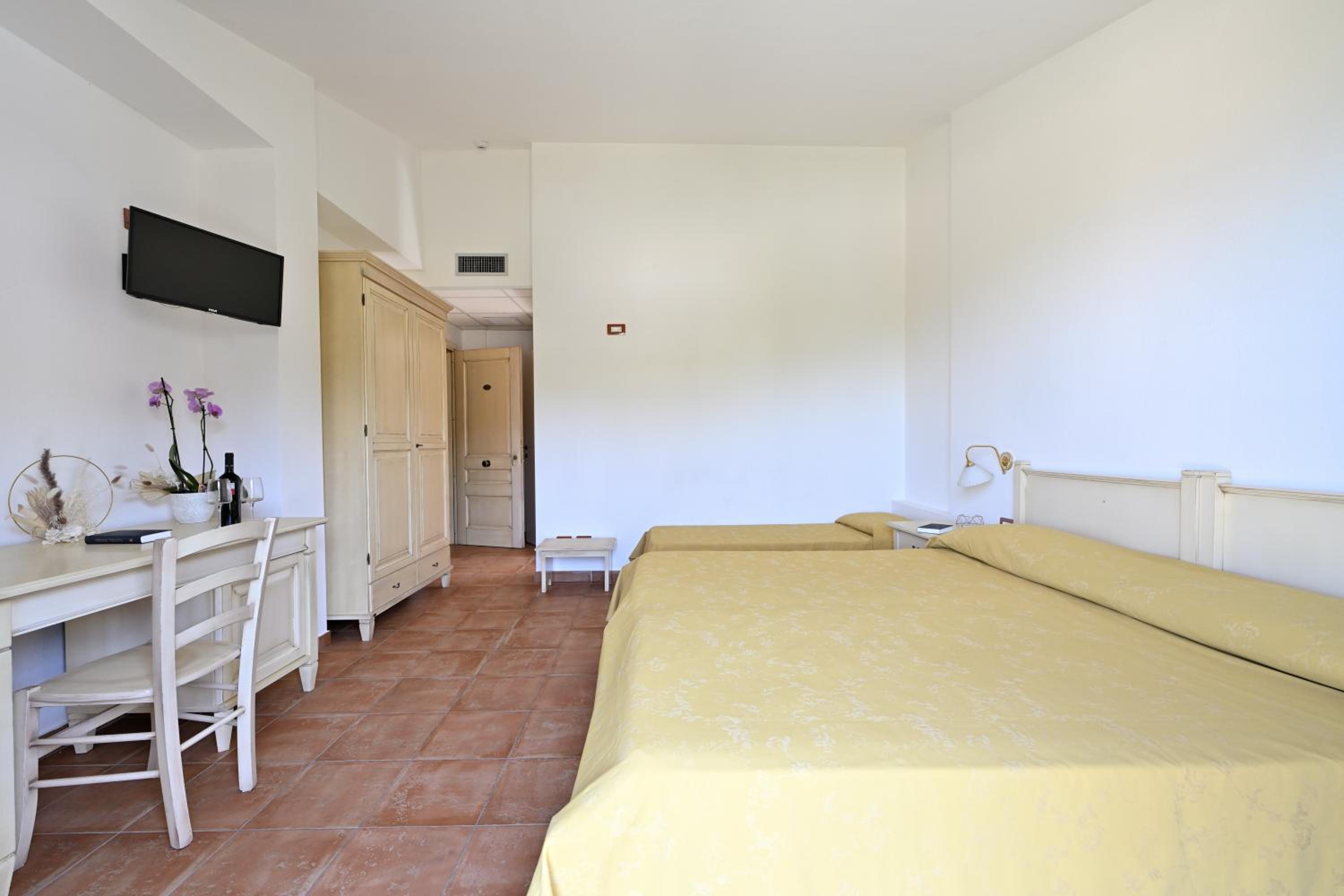 Triple Room photo 2