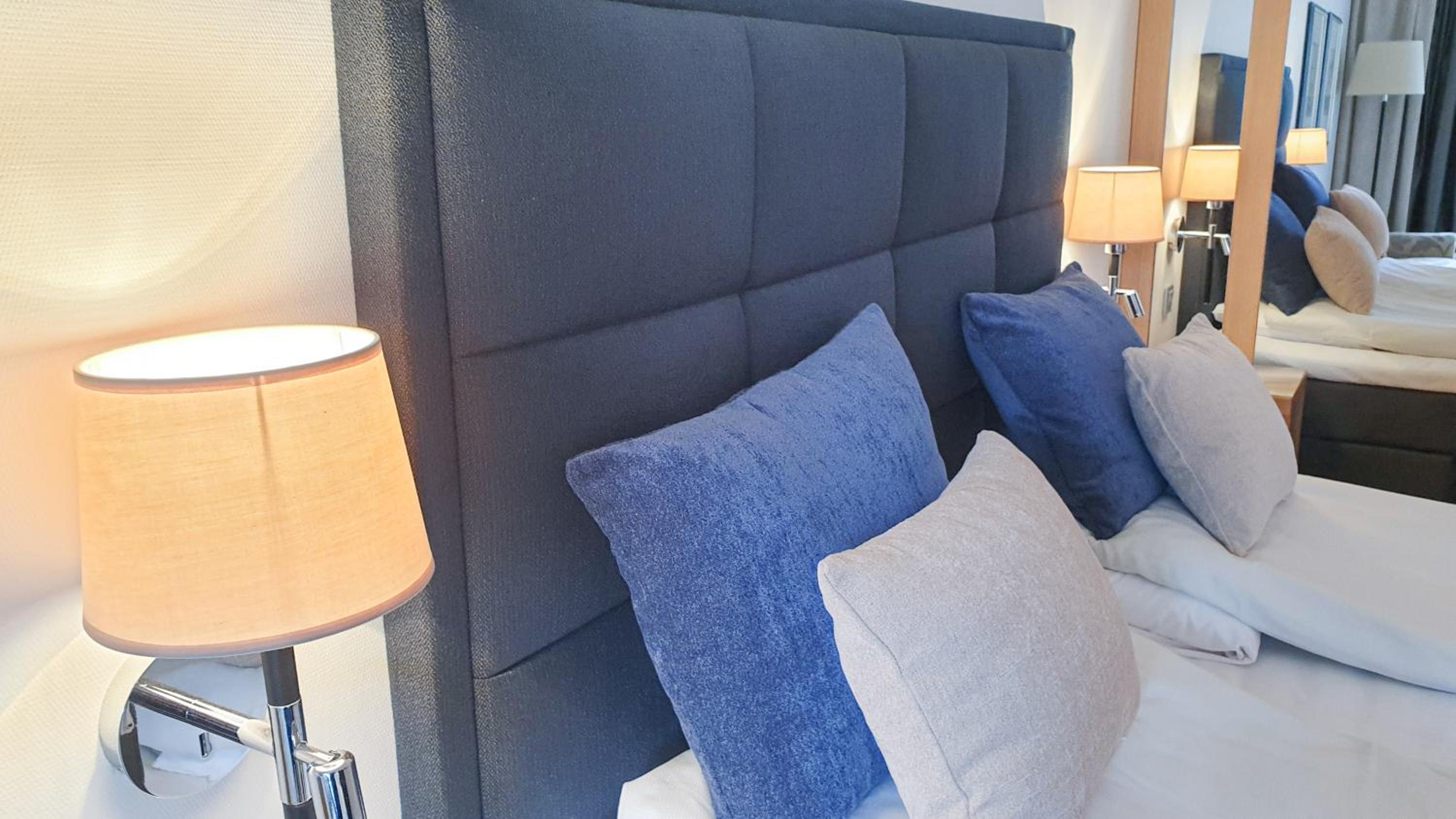 Deluxe Double Room with Balcony and Fjord View - Photo 4