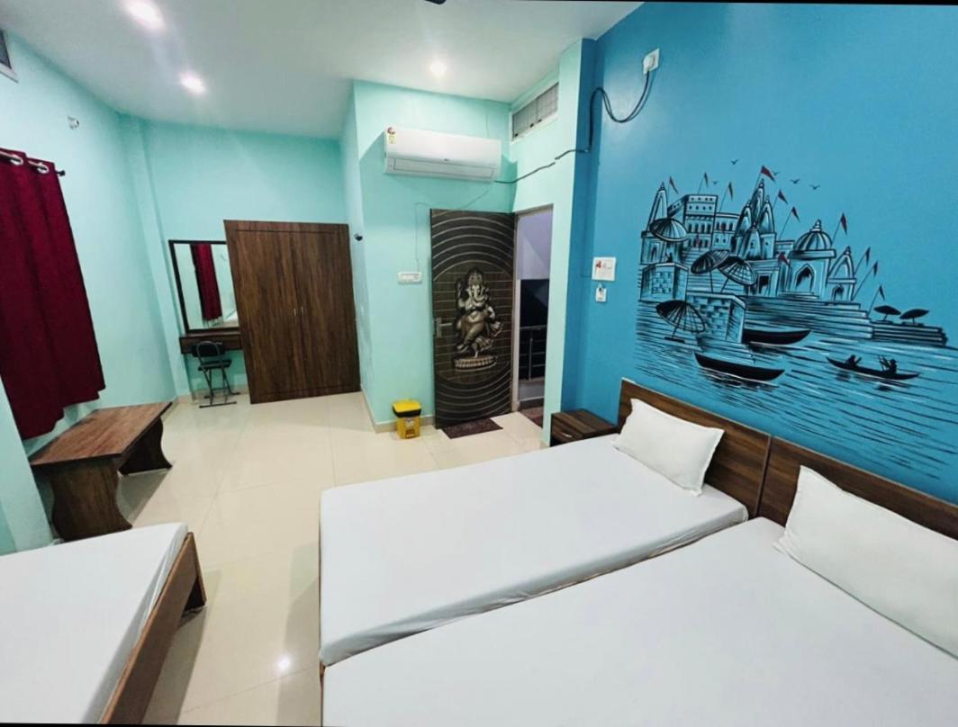 Double Room with Balcony - Photo 8