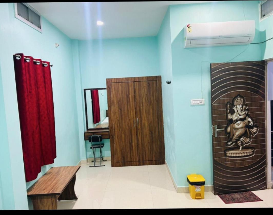 Double Room with Balcony - Photo 9