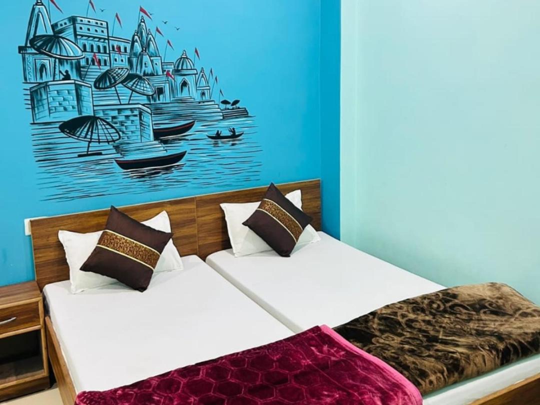 Double Room with Balcony - Photo 12