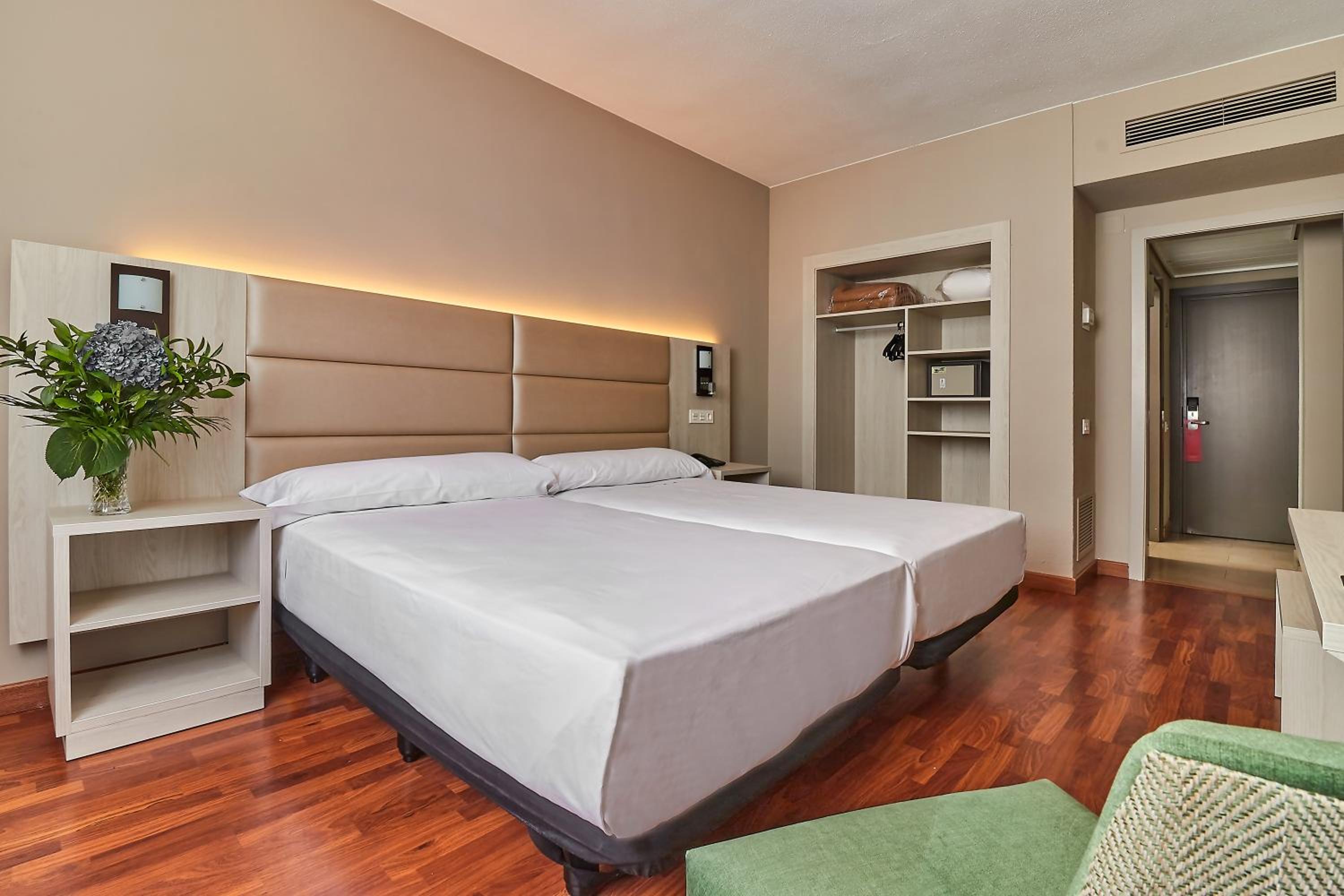 Double or Twin Room - Photo 1