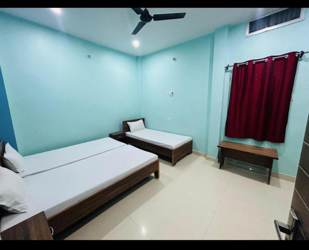 Double Room with Balcony - Photo 13