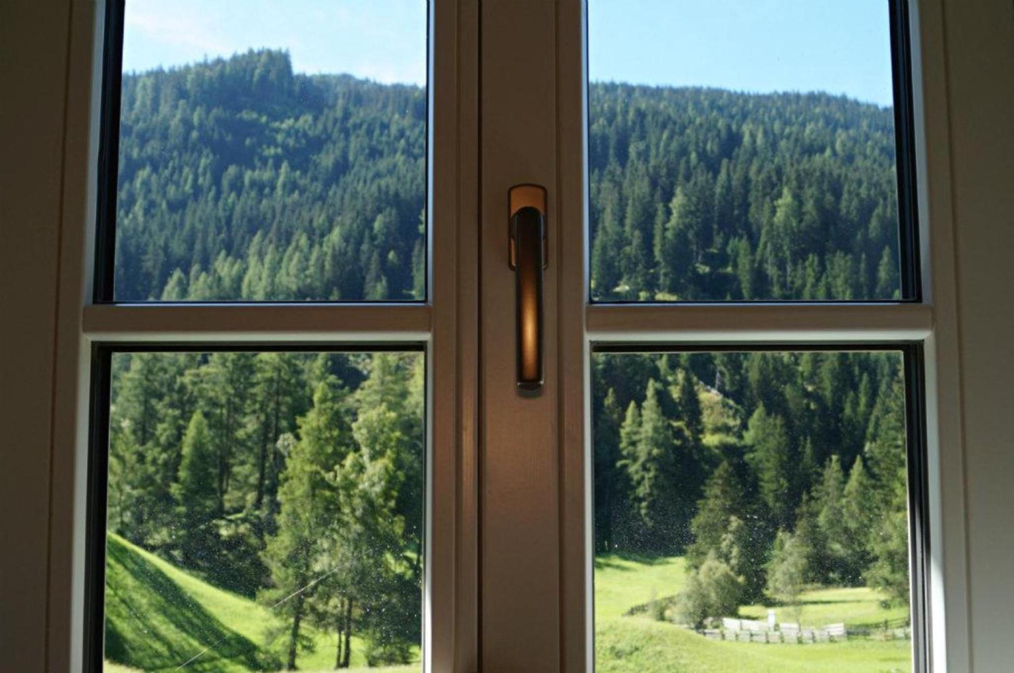 Two-Bedroom Deluxe Apartment with Garden View photo 2