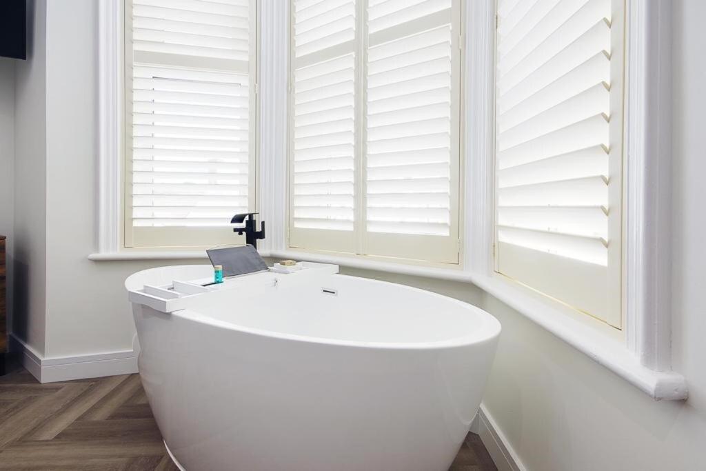 Superior Suite - Photo 12