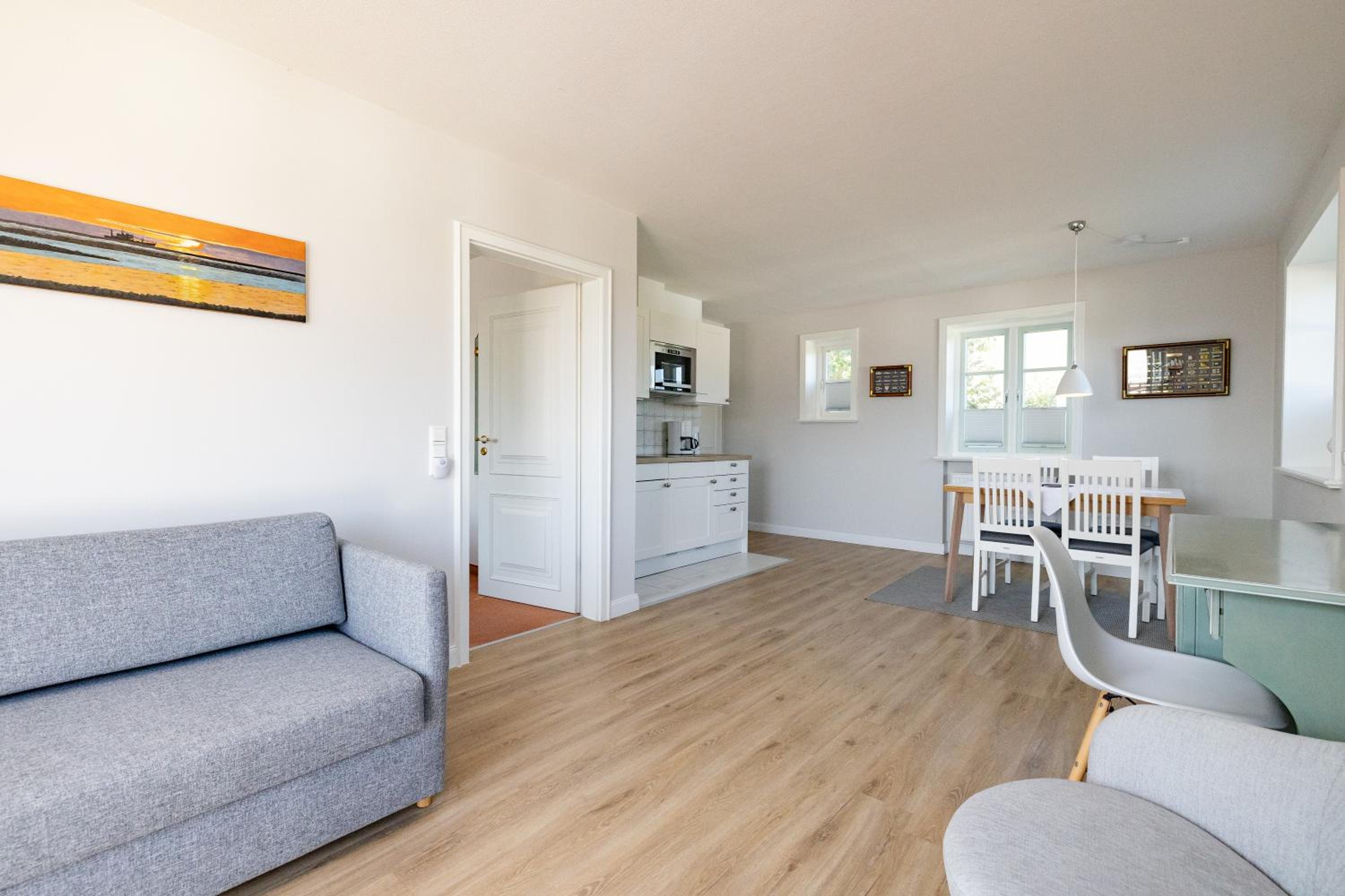 Apartment 13 with Sea View