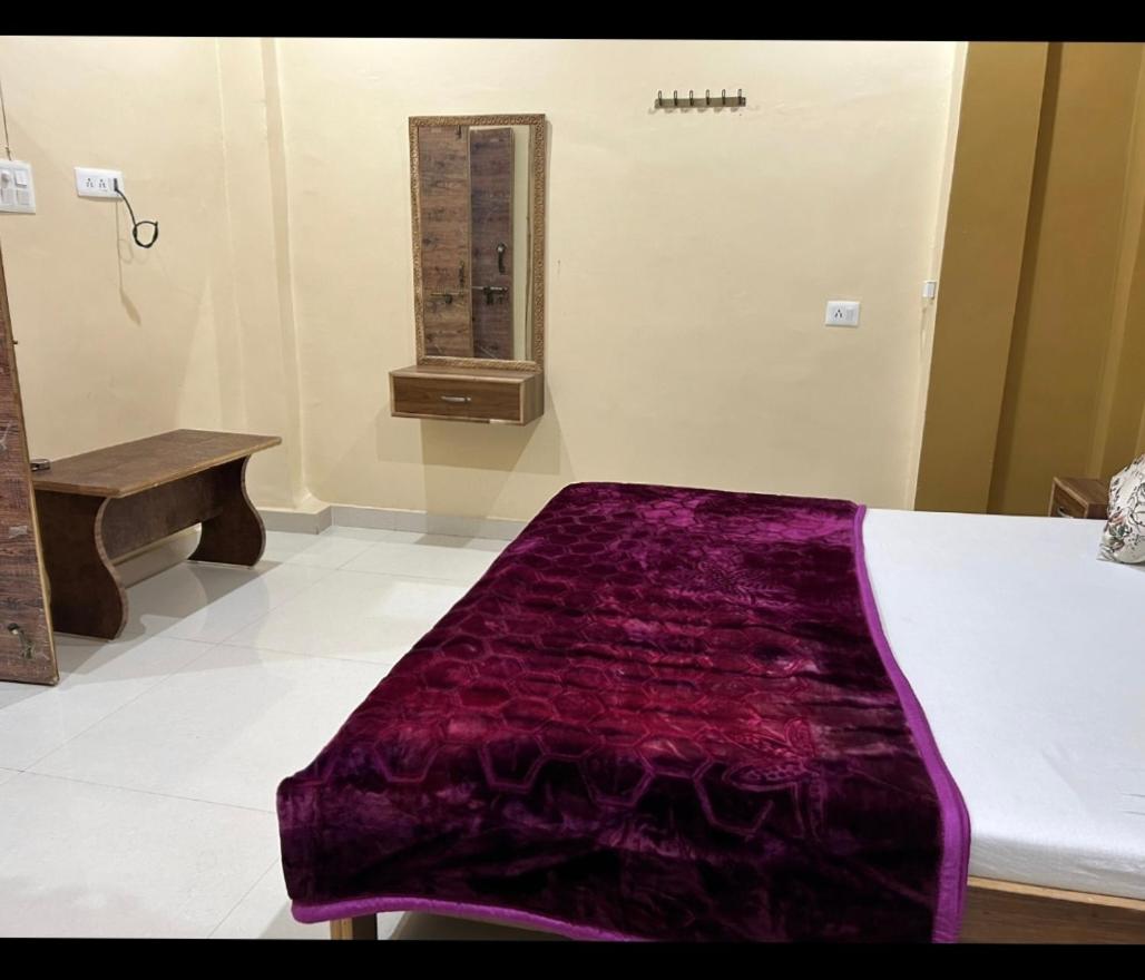 Double Room with Balcony - Photo 17