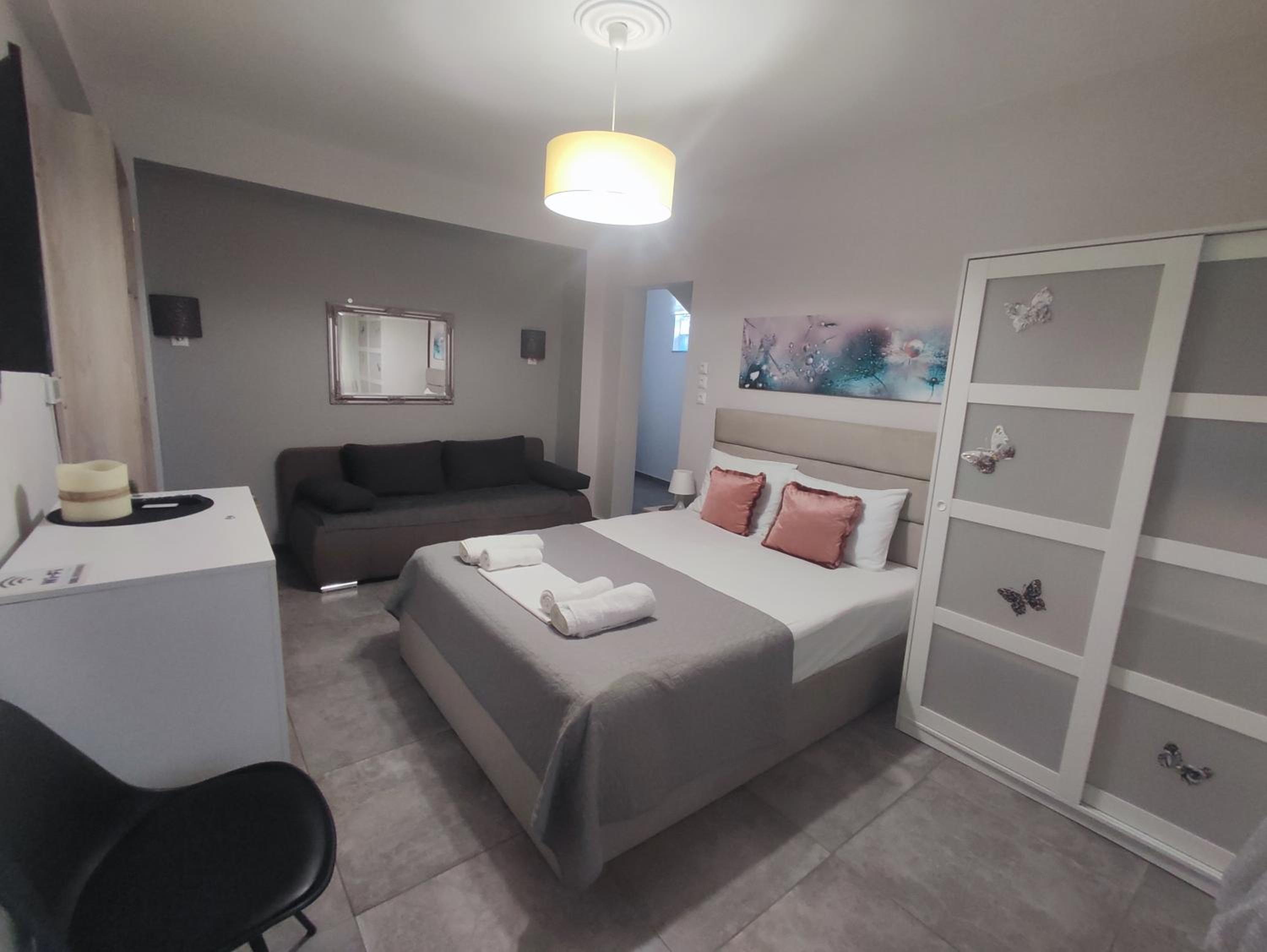 Family Room with Private Bathroom - Photo 1