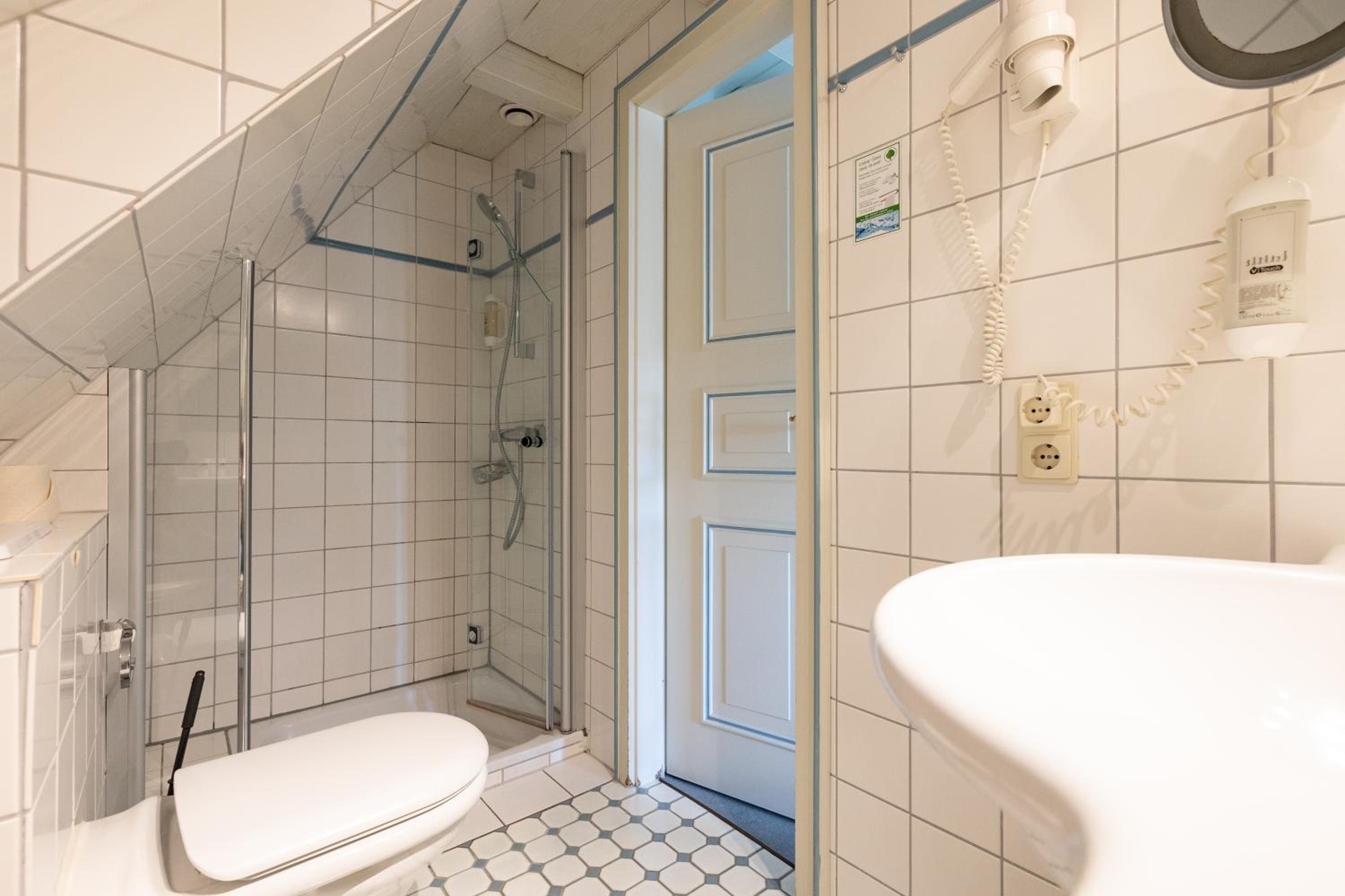 Double Room 10 with Sea View photo 2
