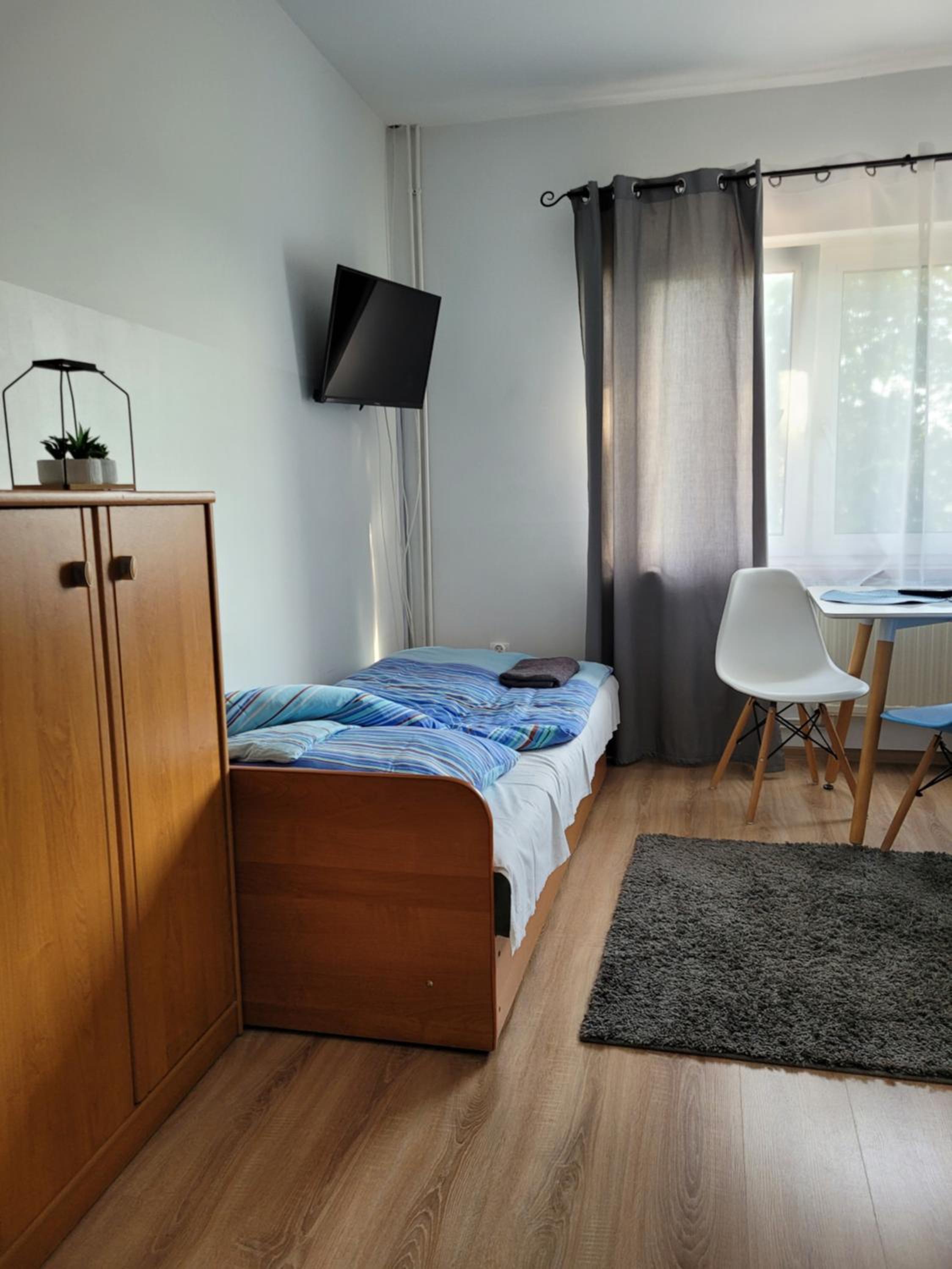 Triple Room with Bathroom - Photo 6