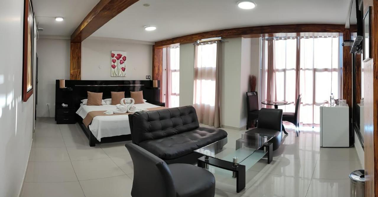 Deluxe King Suite