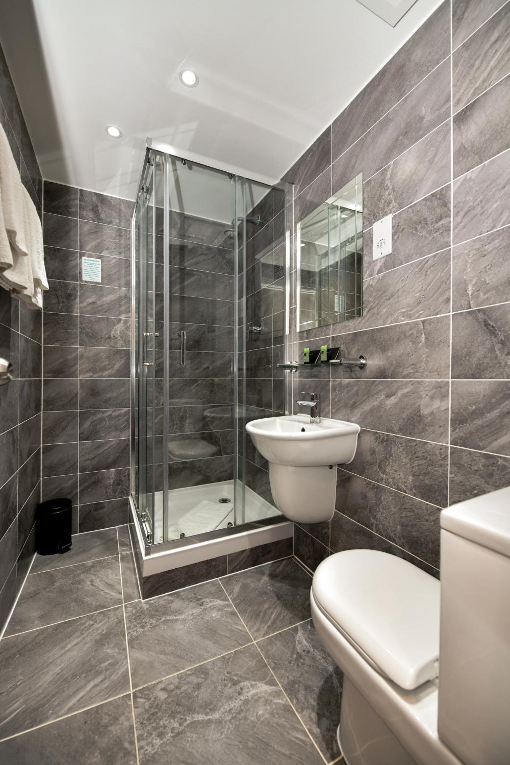 Standard Triple Room (Lower Ground Floor) photo 2