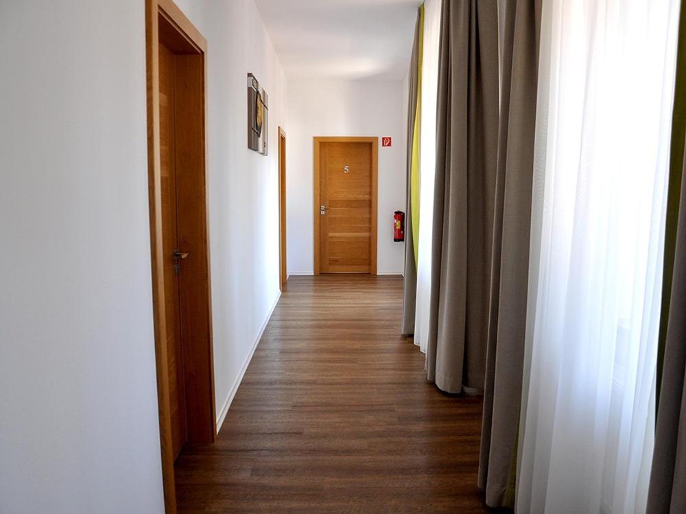 Large Double Room photo 1