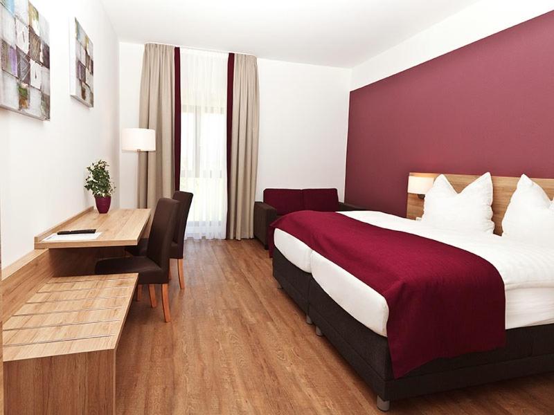 Large Double Room photo 3