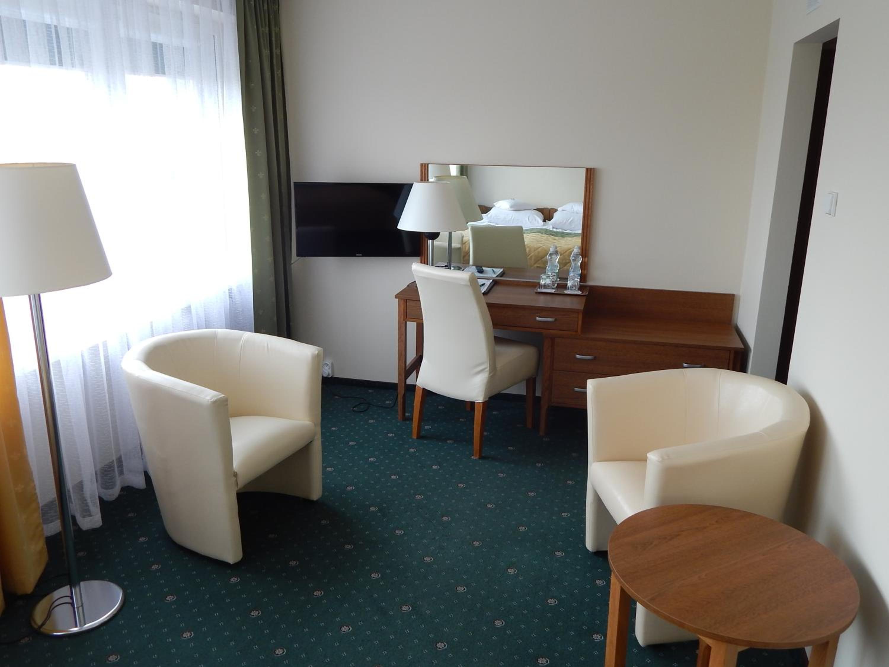 Standard Double or Twin Room - Photo 2