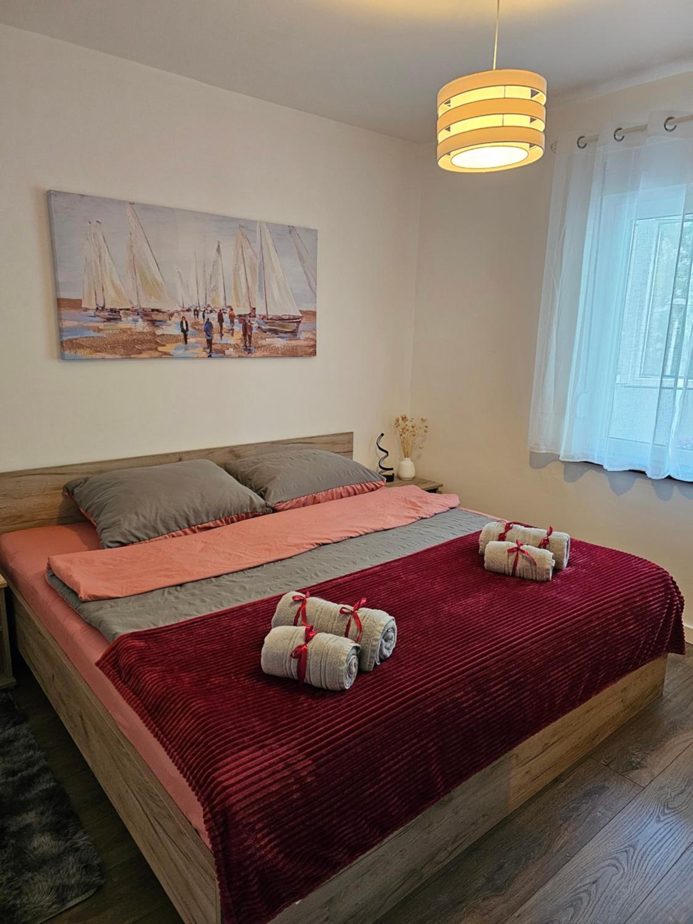 One-Bedroom Apartment photo 2
