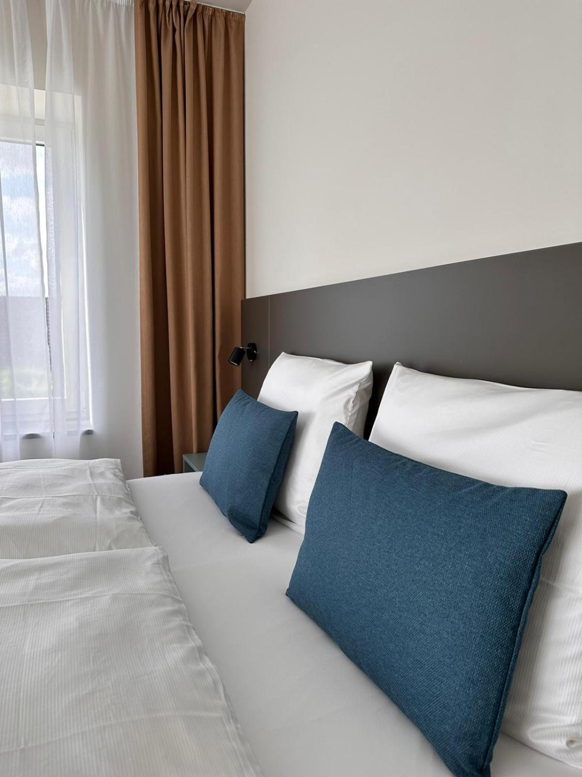 Deluxe Junior Suite photo 2