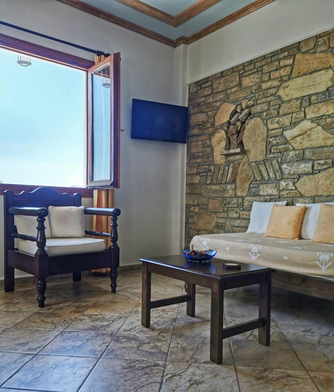 One-Bedroom Apartment with Sea View and Balcony