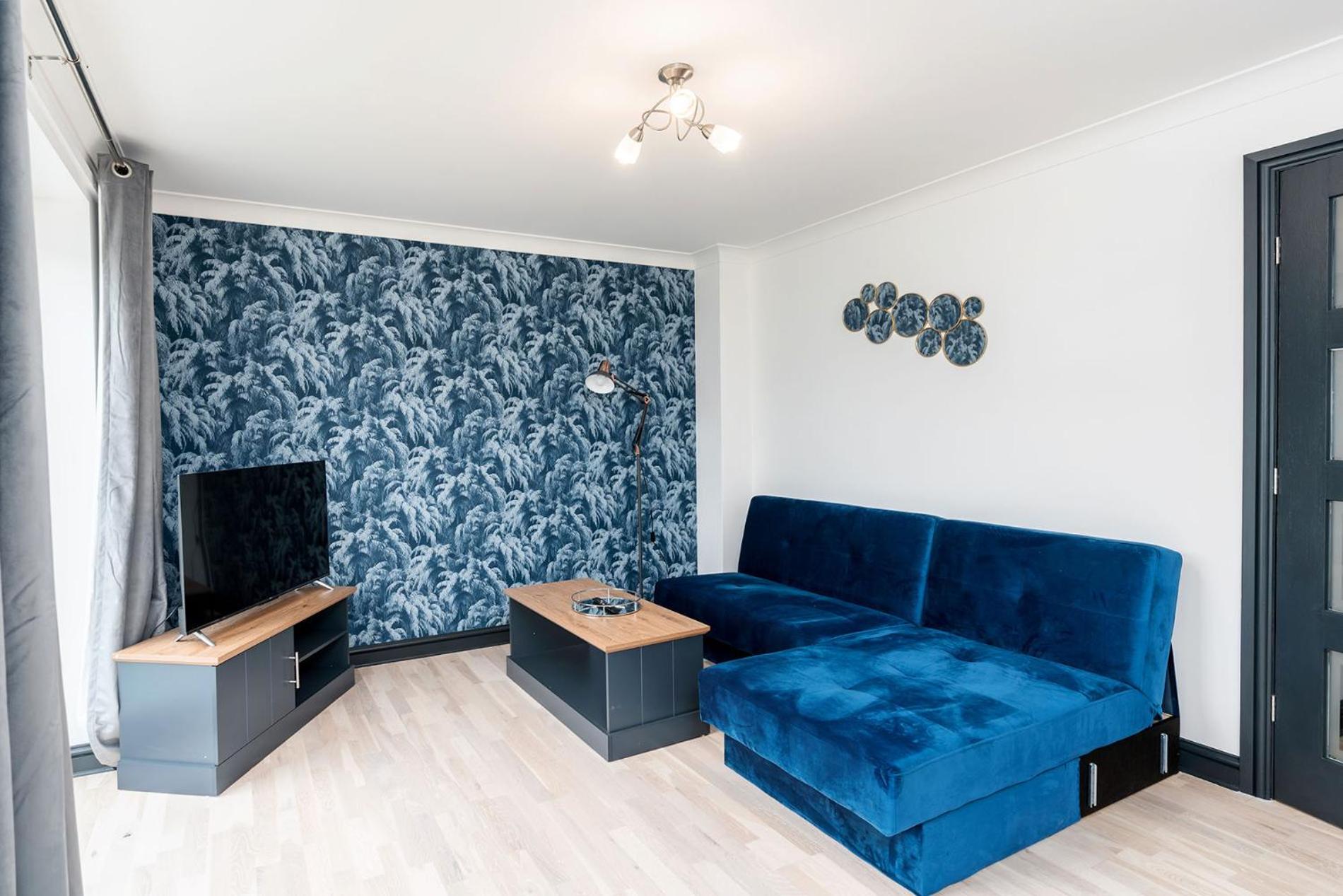 Three-Bedroom Apartment photo 2