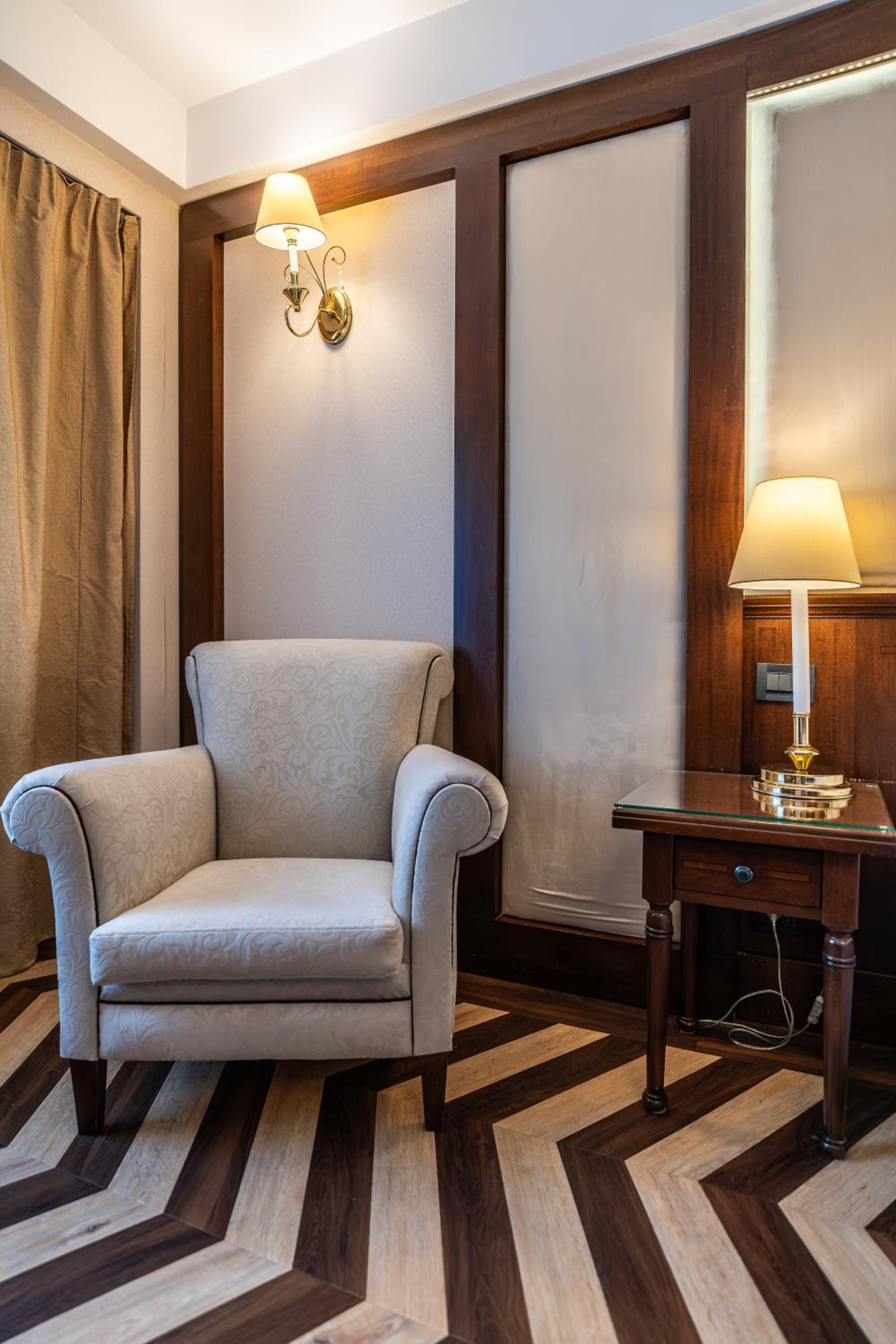 Standard Double Room - North View with Balcony & Spa access - Photo 9