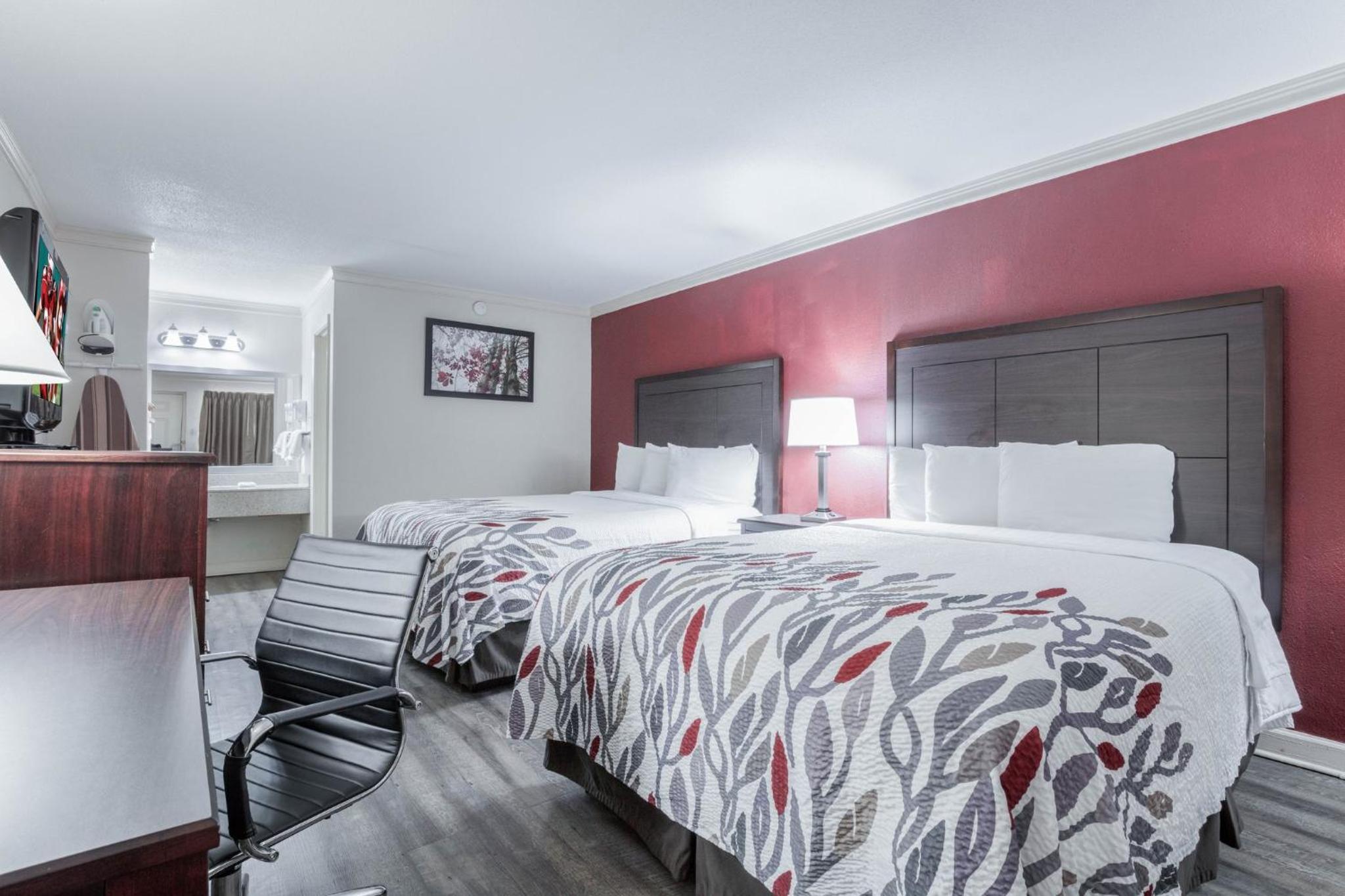 Deluxe Room With Two Queen Beds Non-Smoking