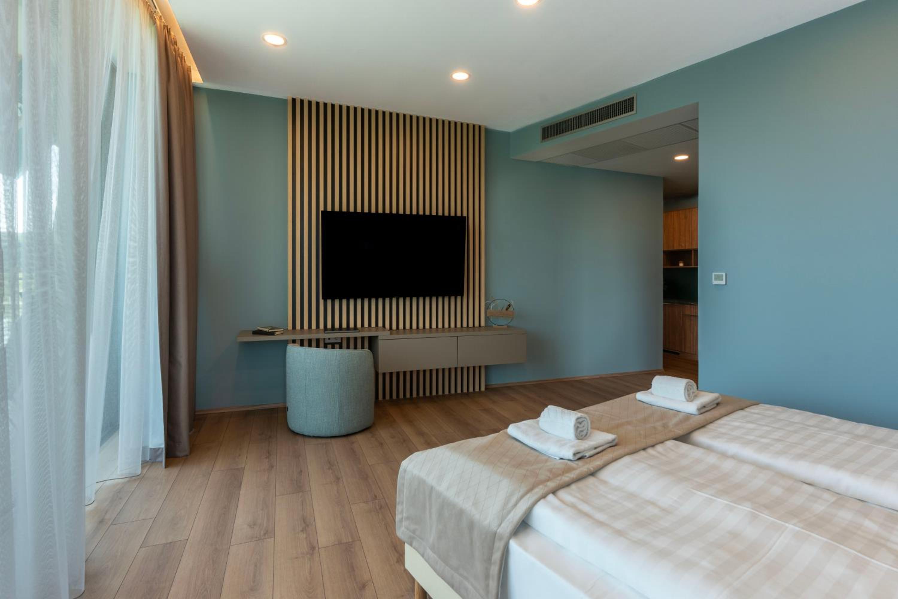 Harmony Sky Boutique Suite photo 3