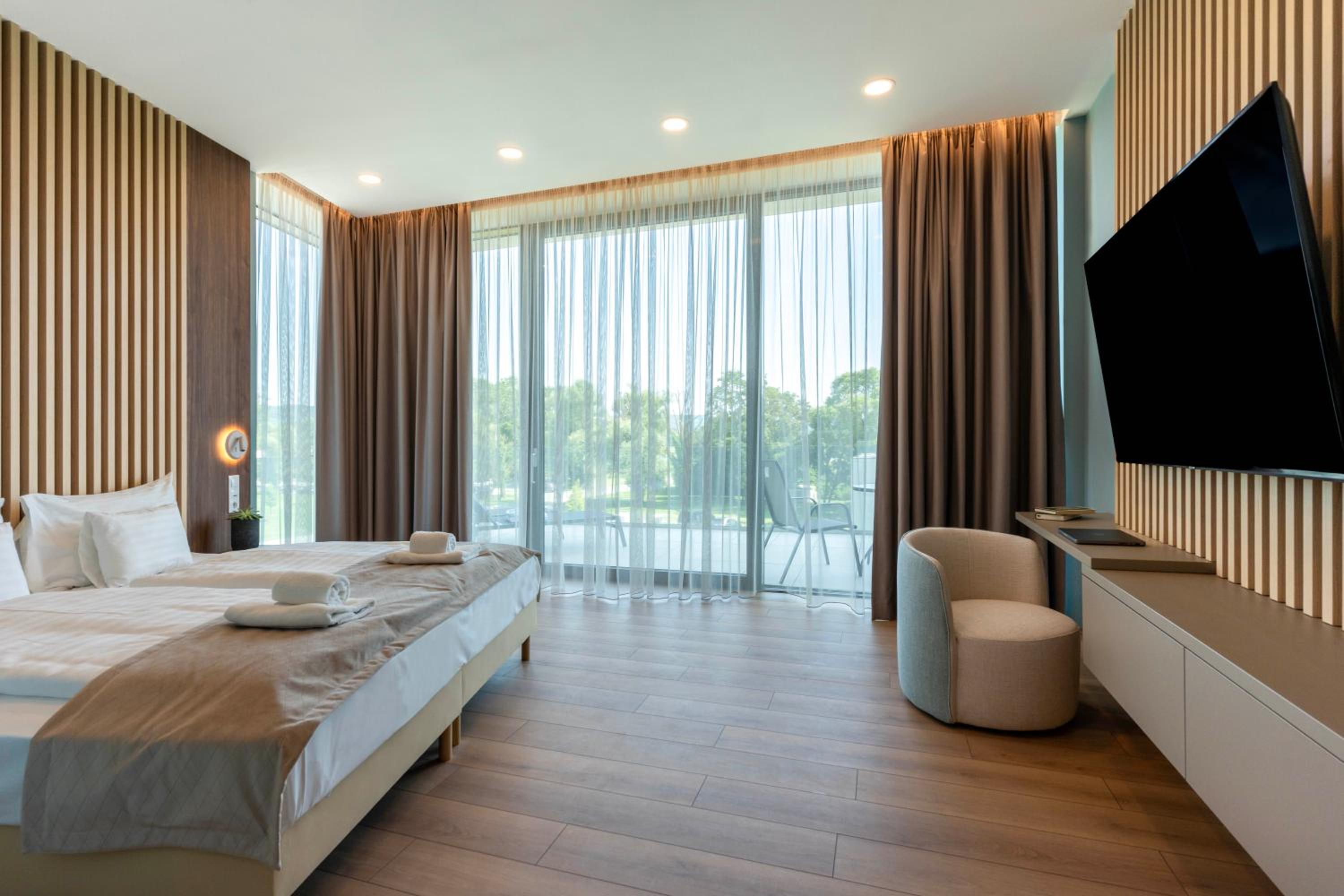 Harmony Sky Boutique Suite photo 2