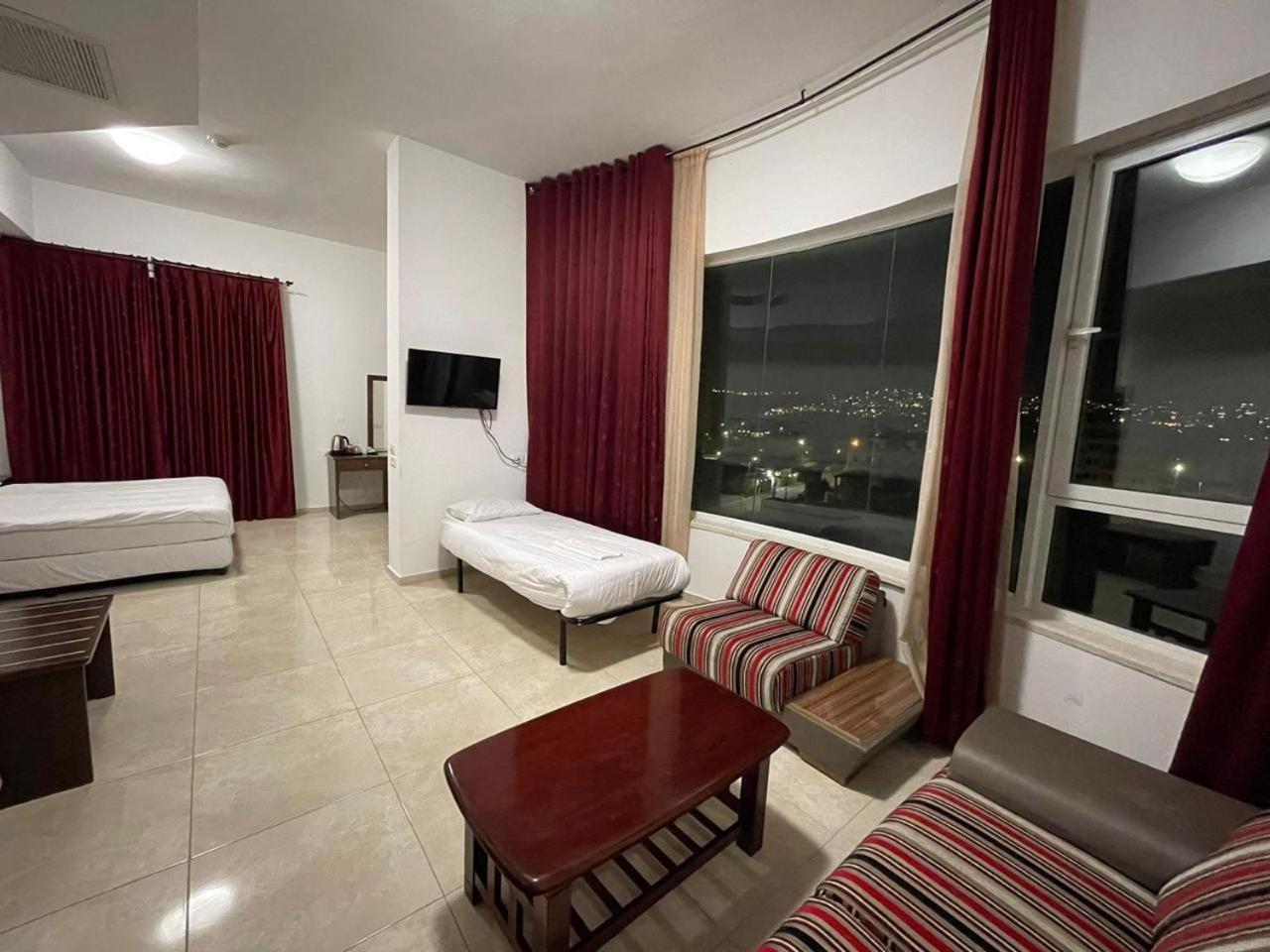 Quadruple Room with Private Bathroom