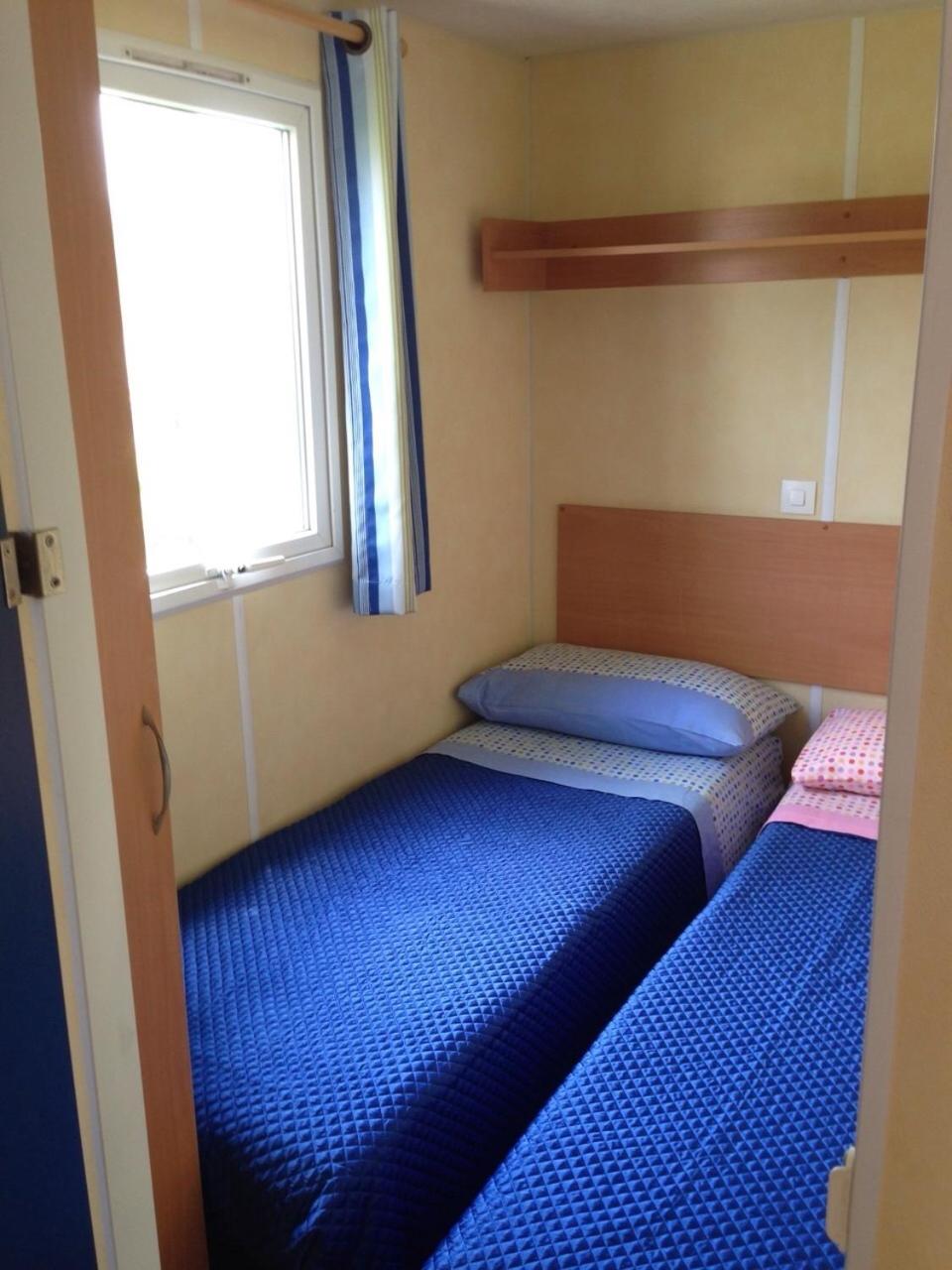 Mobile Home - Photo 3