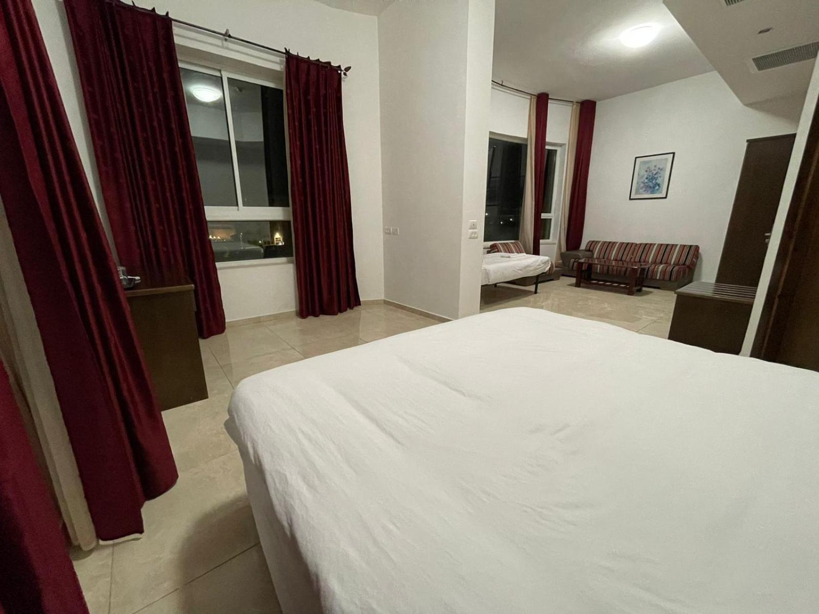 Quadruple Room with Private Bathroom photo 3