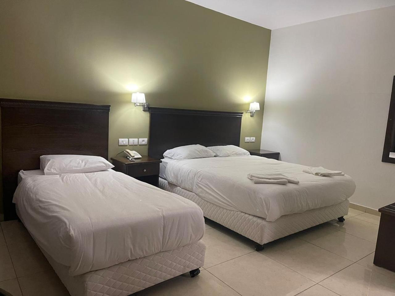 Triple Room with Private Bathroom photo 2
