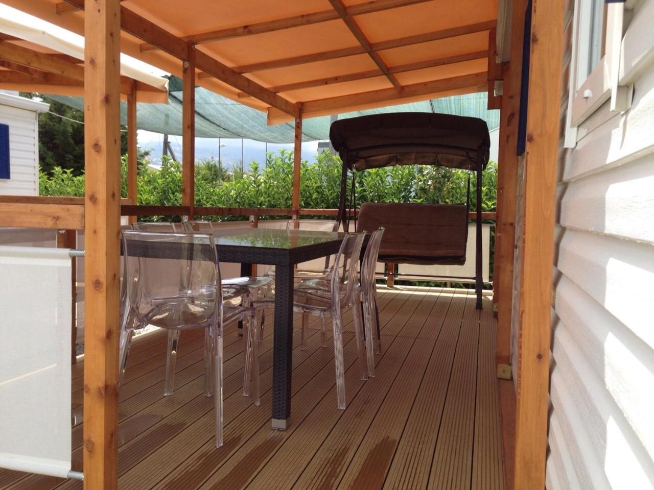 Mobile Home - Photo 14