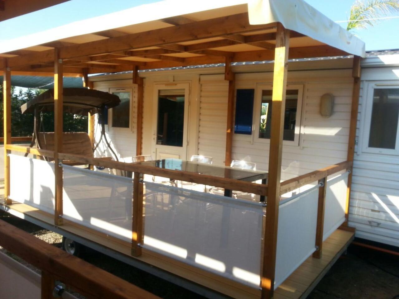 Mobile Home - Photo 2