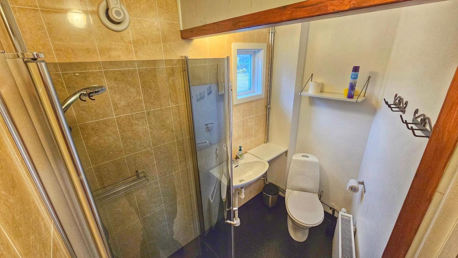 One-Bedroom Apartment - Photo 9
