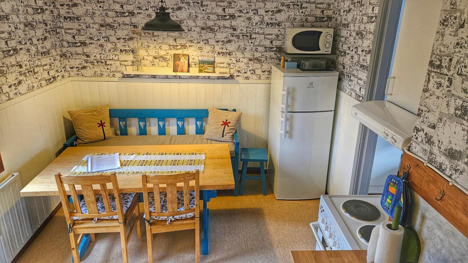 One-Bedroom Apartment - Photo 6