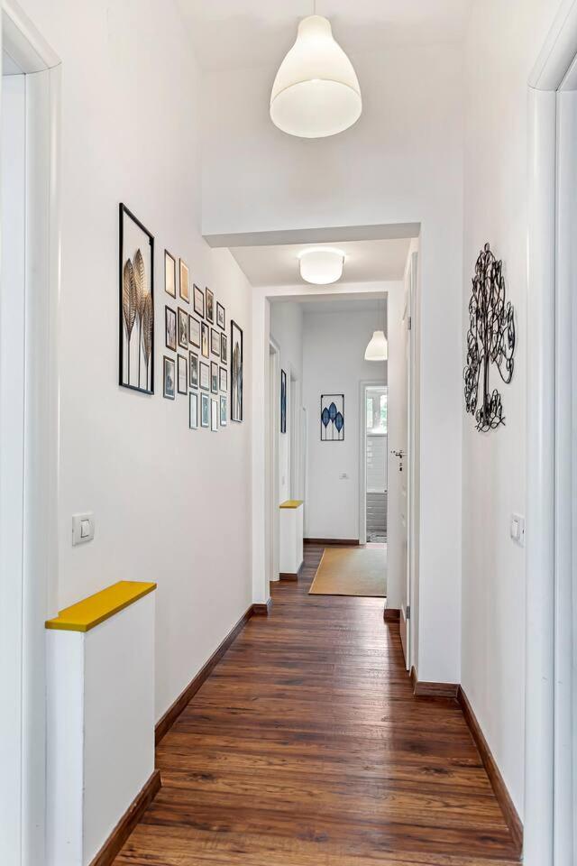 Three-Bedroom Apartment - Photo 15