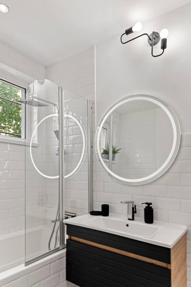Three-Bedroom Apartment - Photo 18