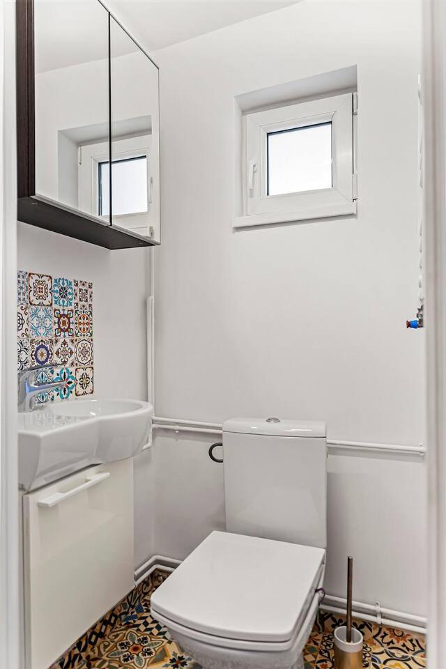 Three-Bedroom Apartment - Photo 22