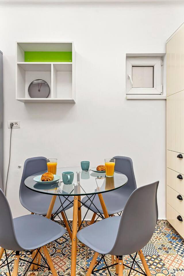 Three-Bedroom Apartment - Photo 3