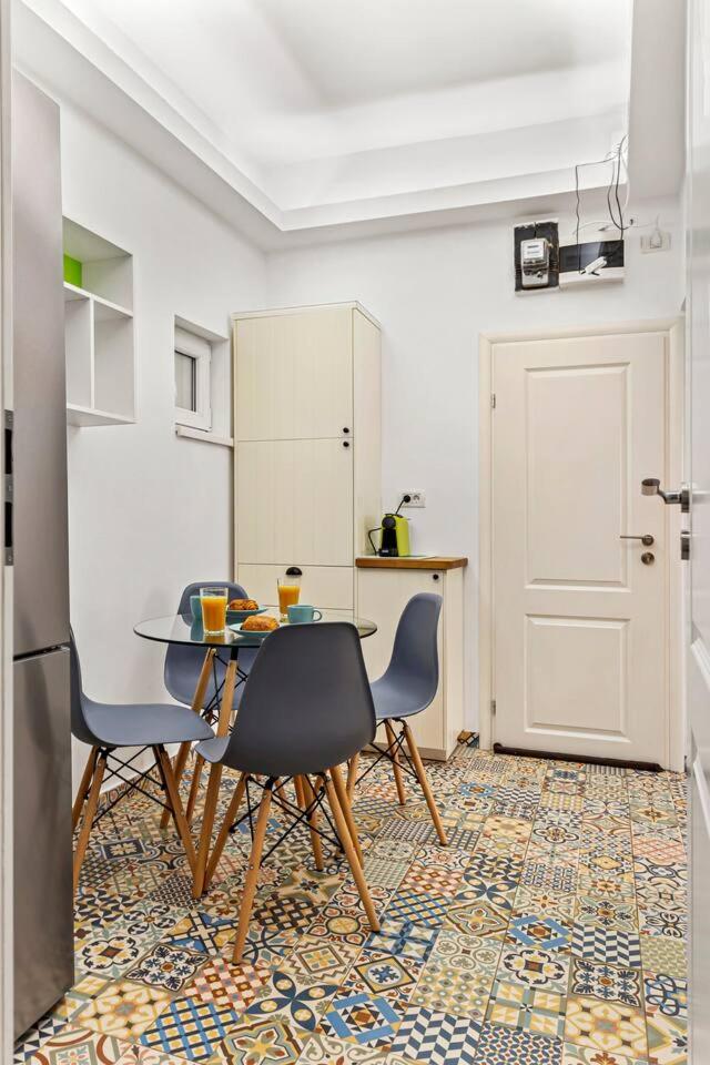 Three-Bedroom Apartment - Photo 29
