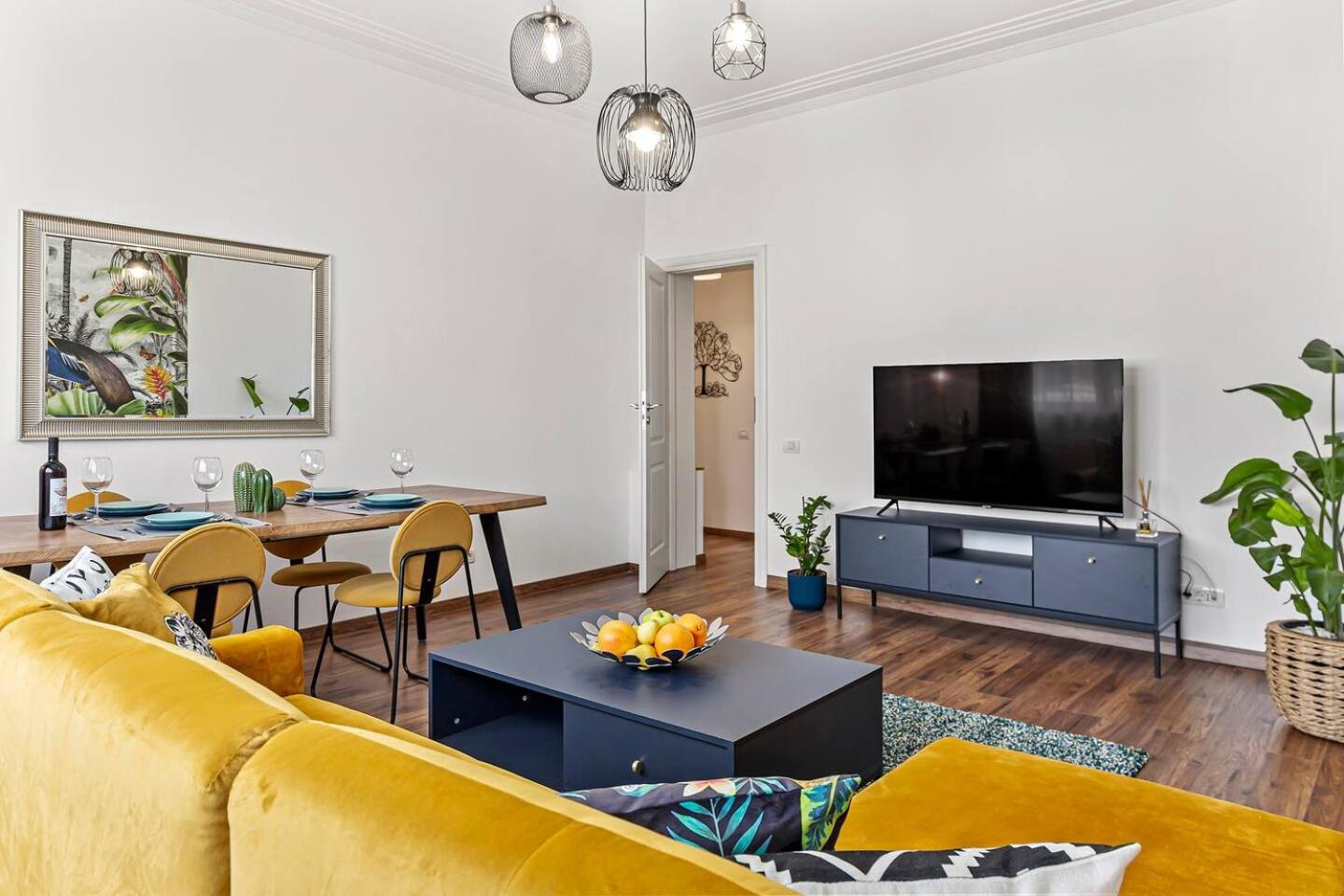 Three-Bedroom Apartment - Photo 31