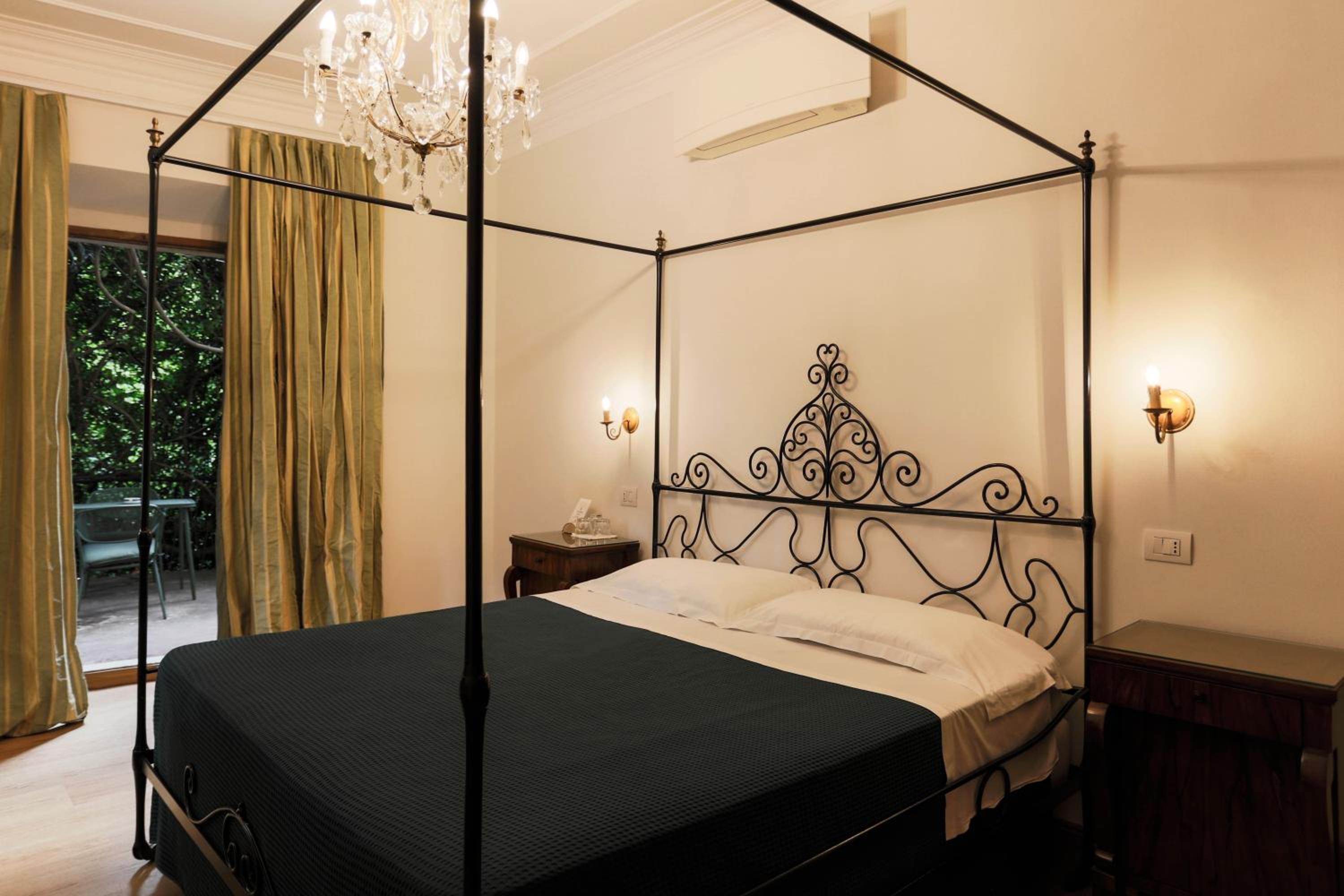 Double Room with Terrace - Photo 1