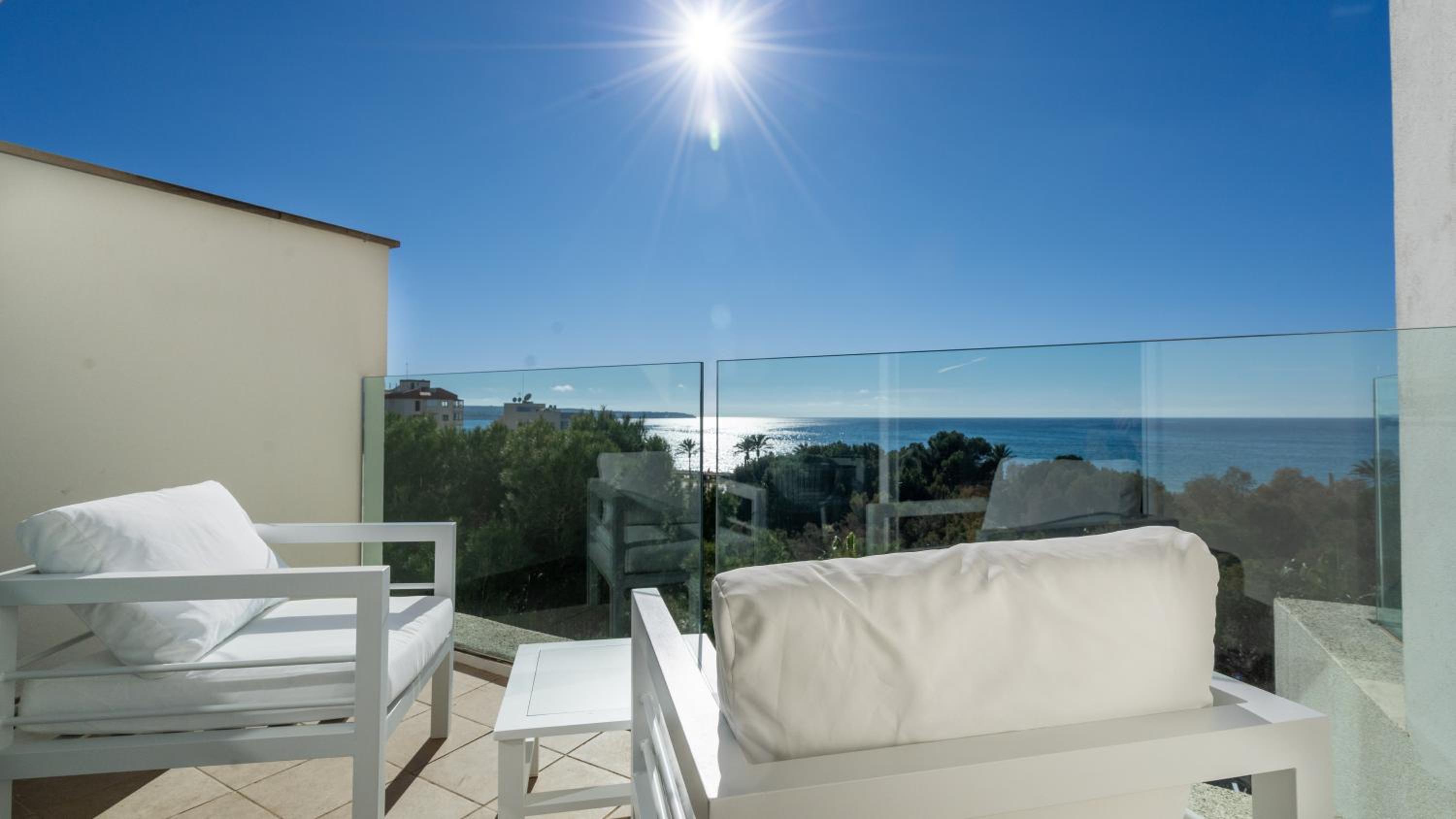 Superior One-Bedroom Apartment with Sea View - Photo 11
