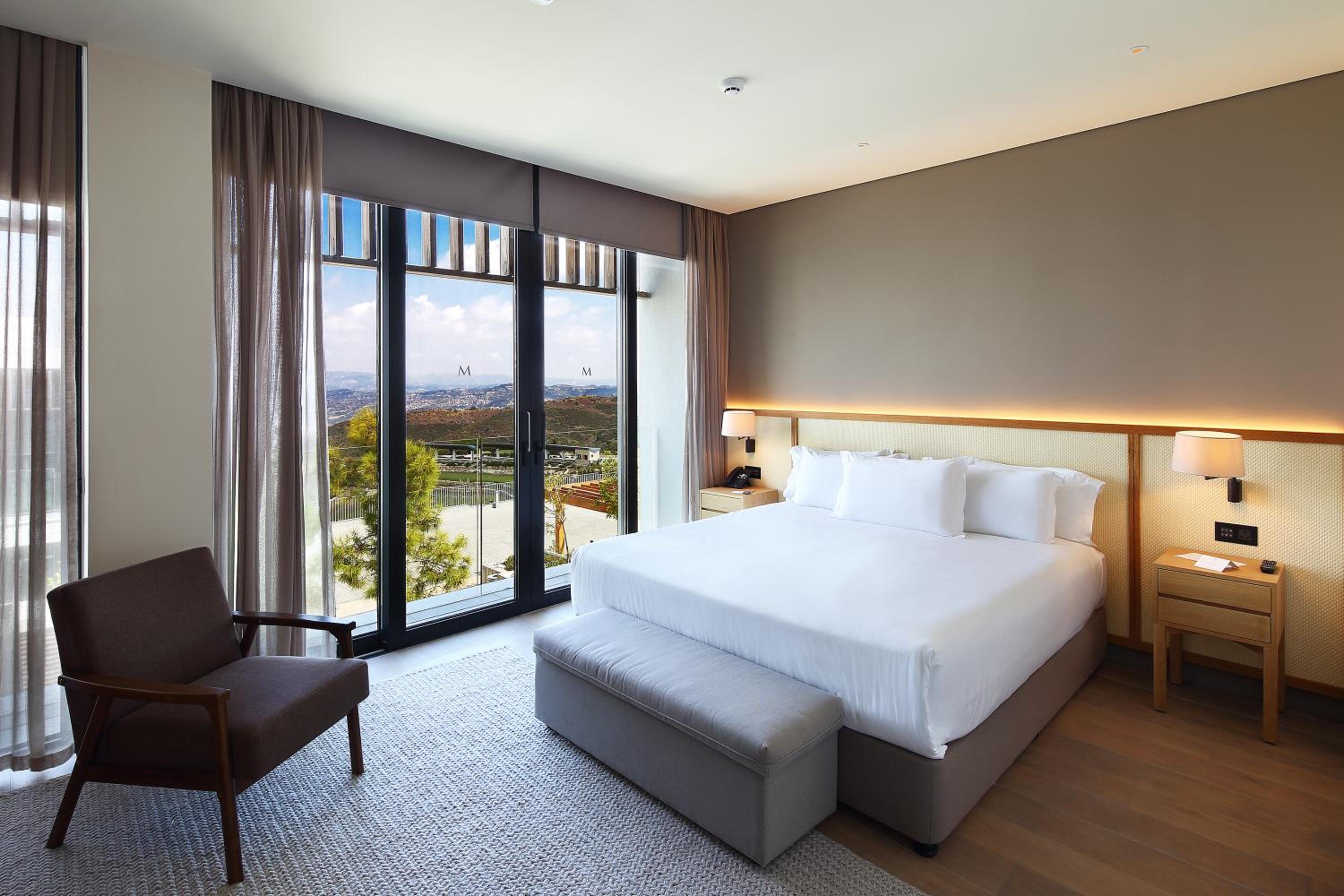 Luxe Spa Suite - Photo 1