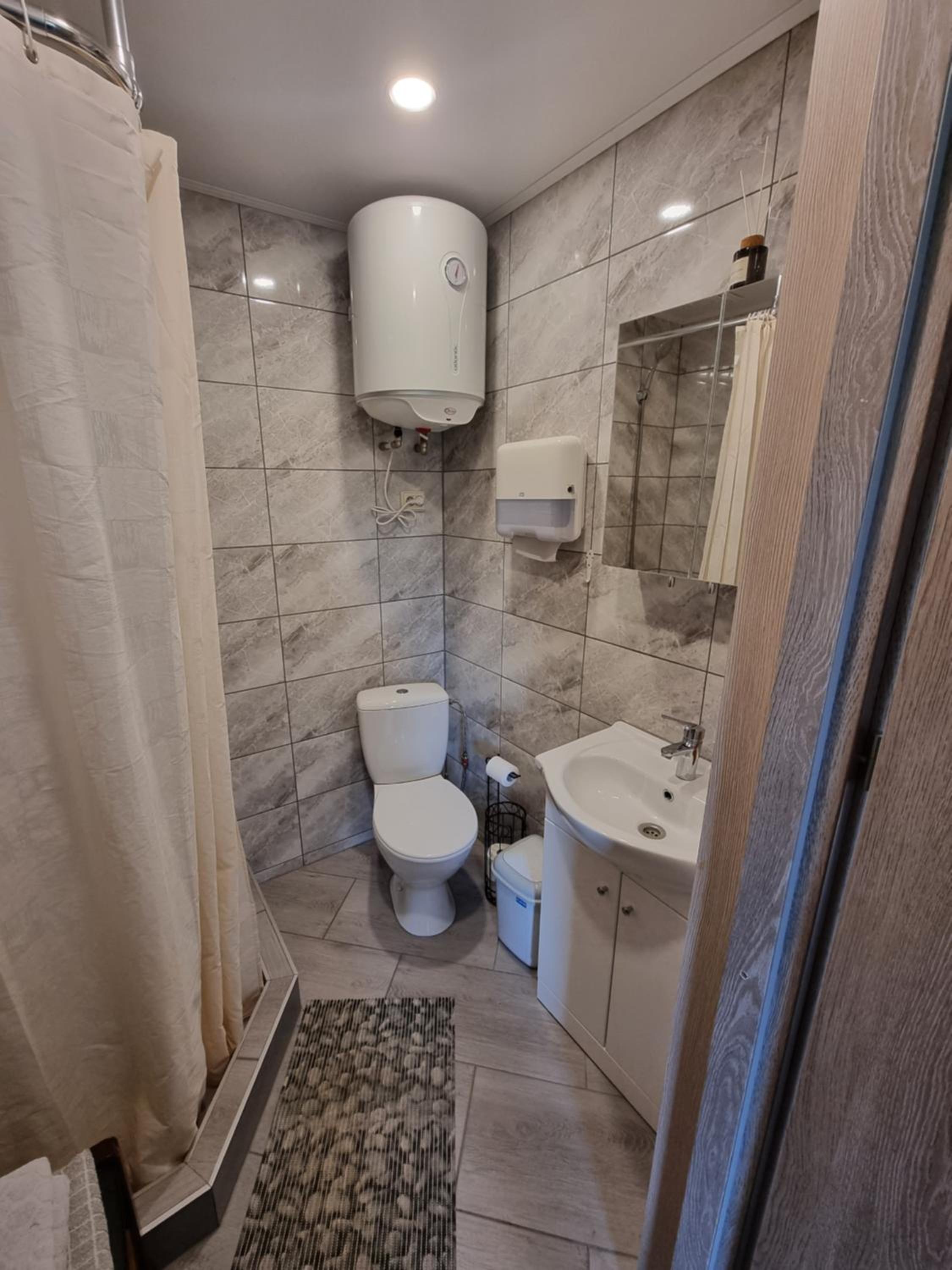 Family Room with Bathroom - Photo 10