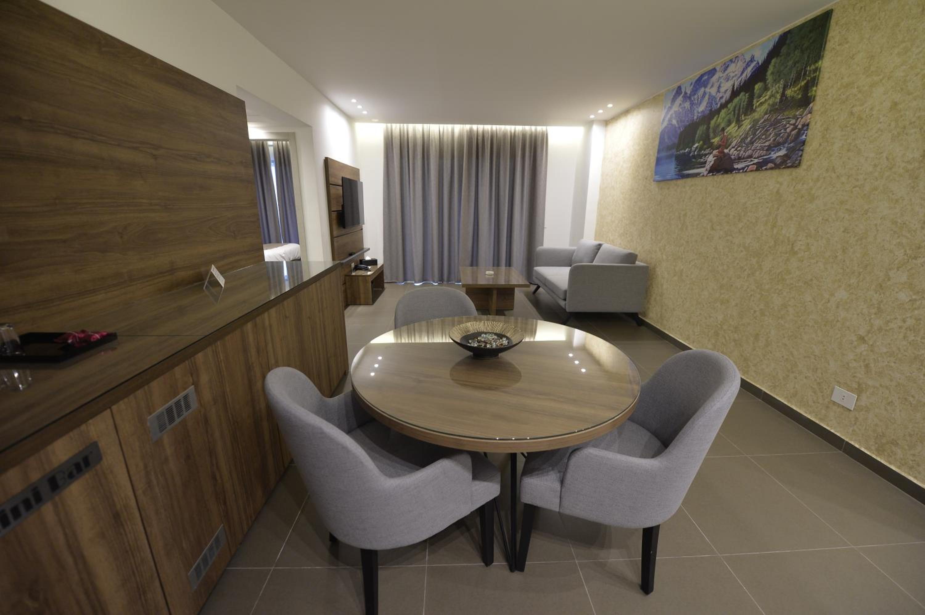 Superior Suite - Photo 2