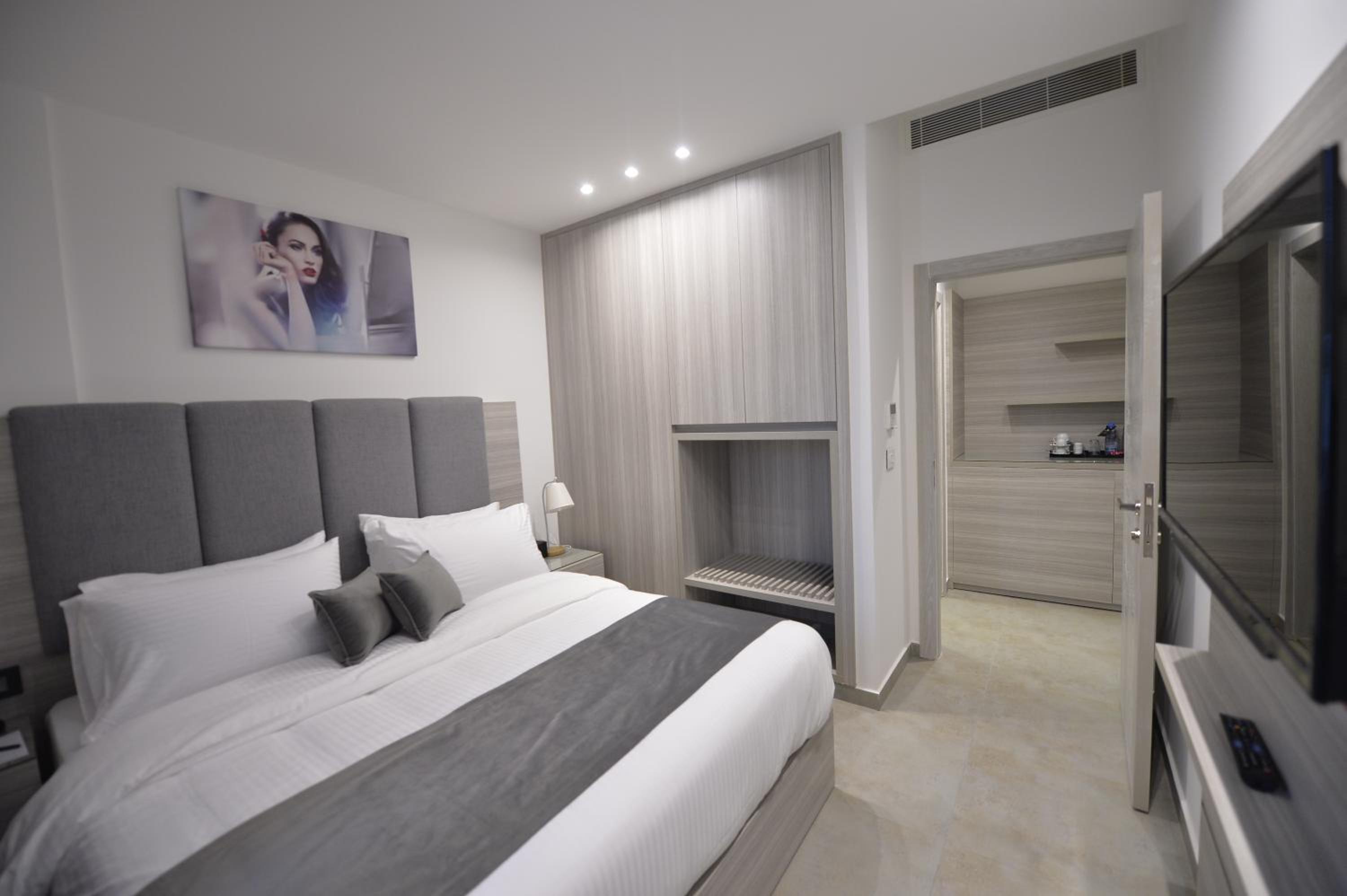 Two-Bedroom Suite photo 1