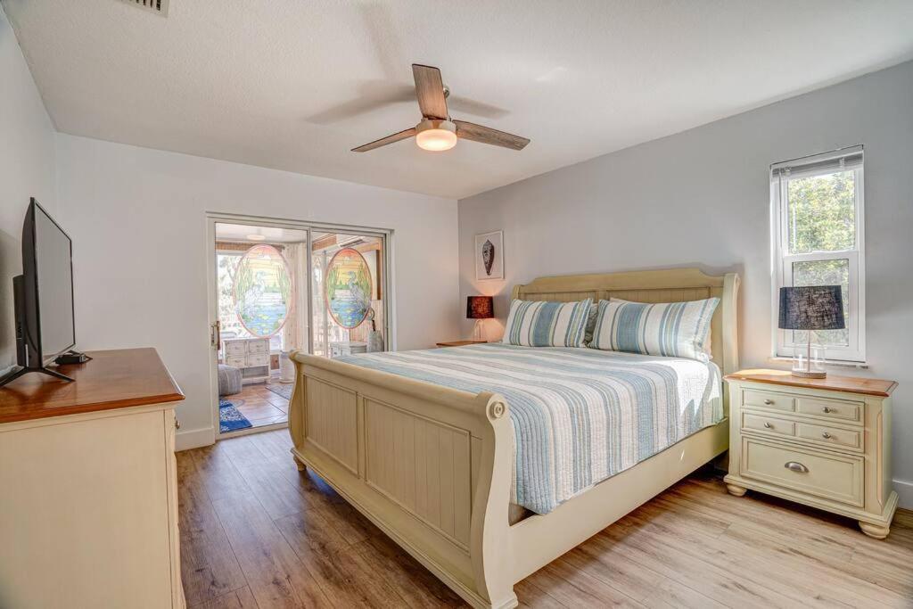 Two-Bedroom House photo 3