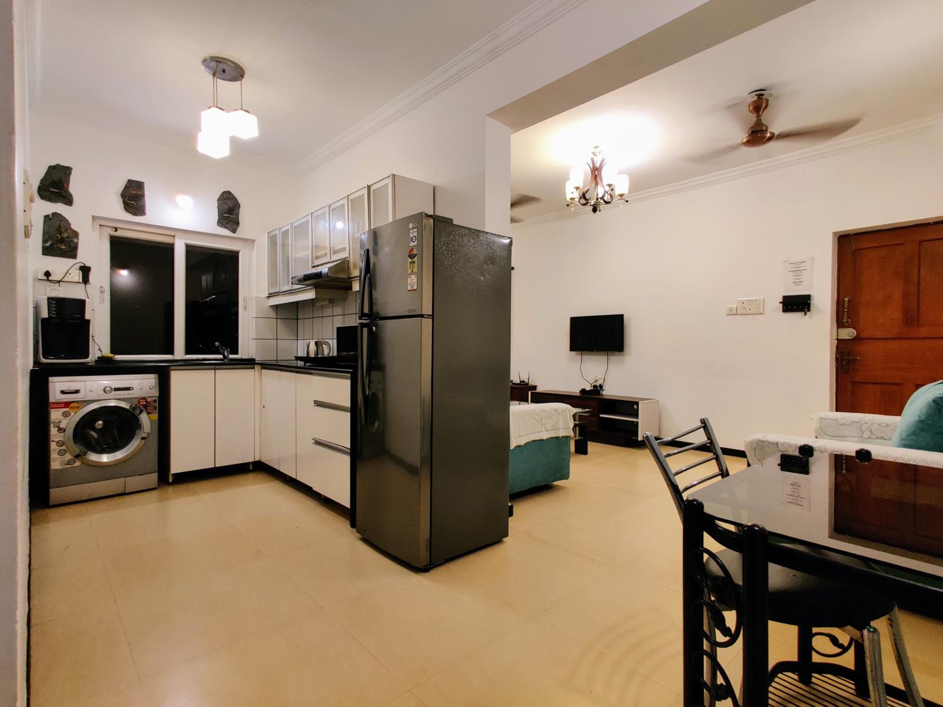 Two-Bedroom Apartment with Pool View photo 3