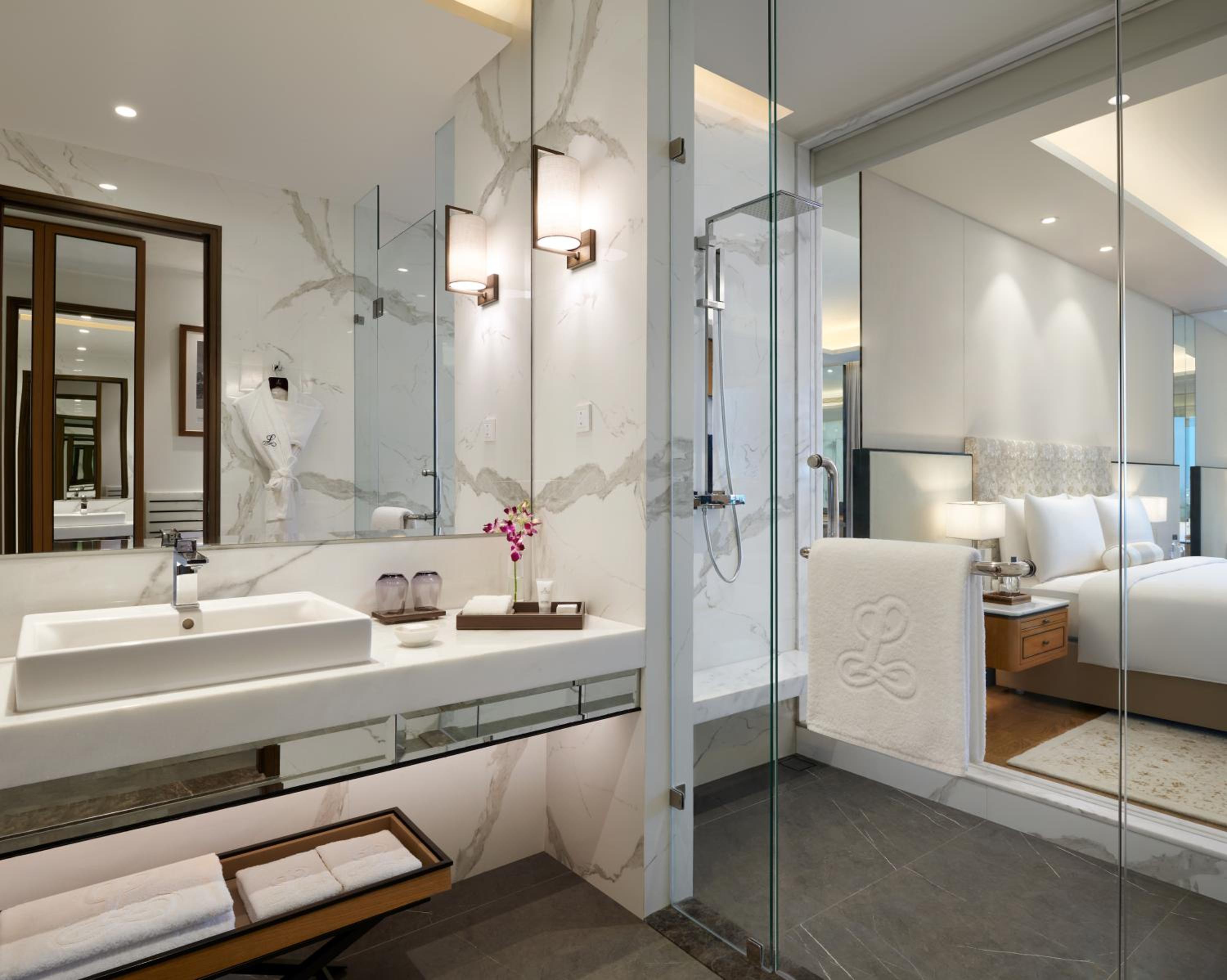 Deluxe Room King - Photo 2